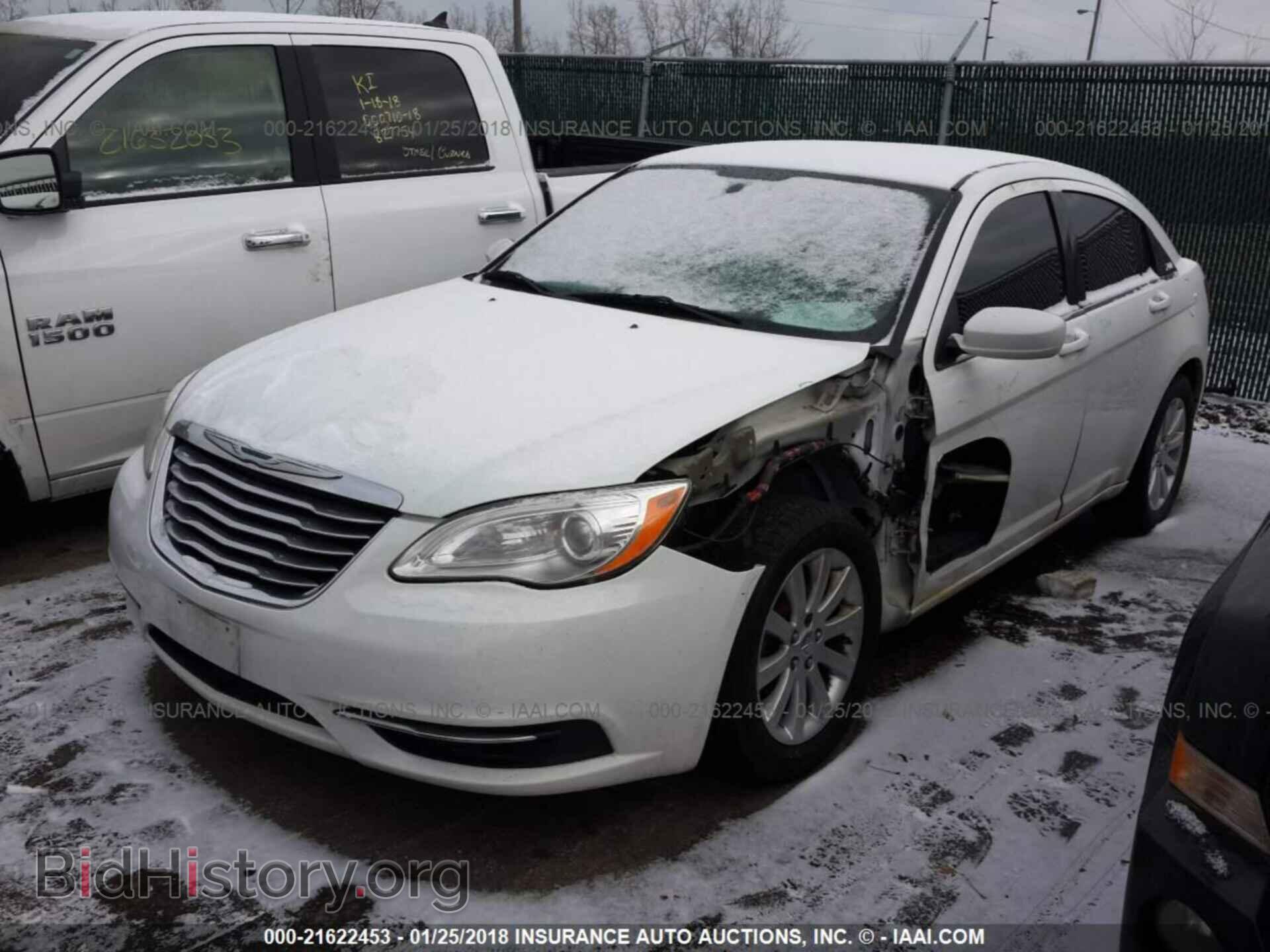 2012 Chrysler 200 - VIN: 1C3CCBBG1CN241927 - Фото 2