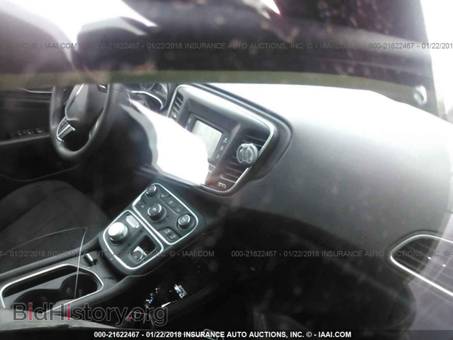 2016 Chrysler 200 - VIN: 1C3CCCABXGN116264 - Photo 5