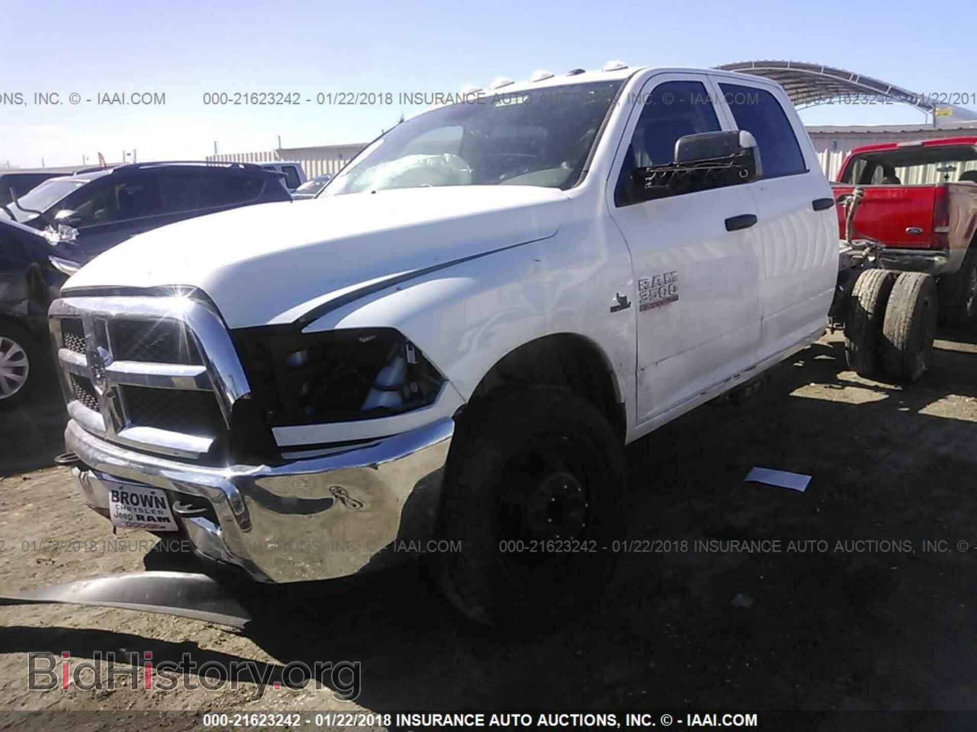 2017 Ram 3500 - VIN: 3C7WRTCL8HG651734 - Photo 2