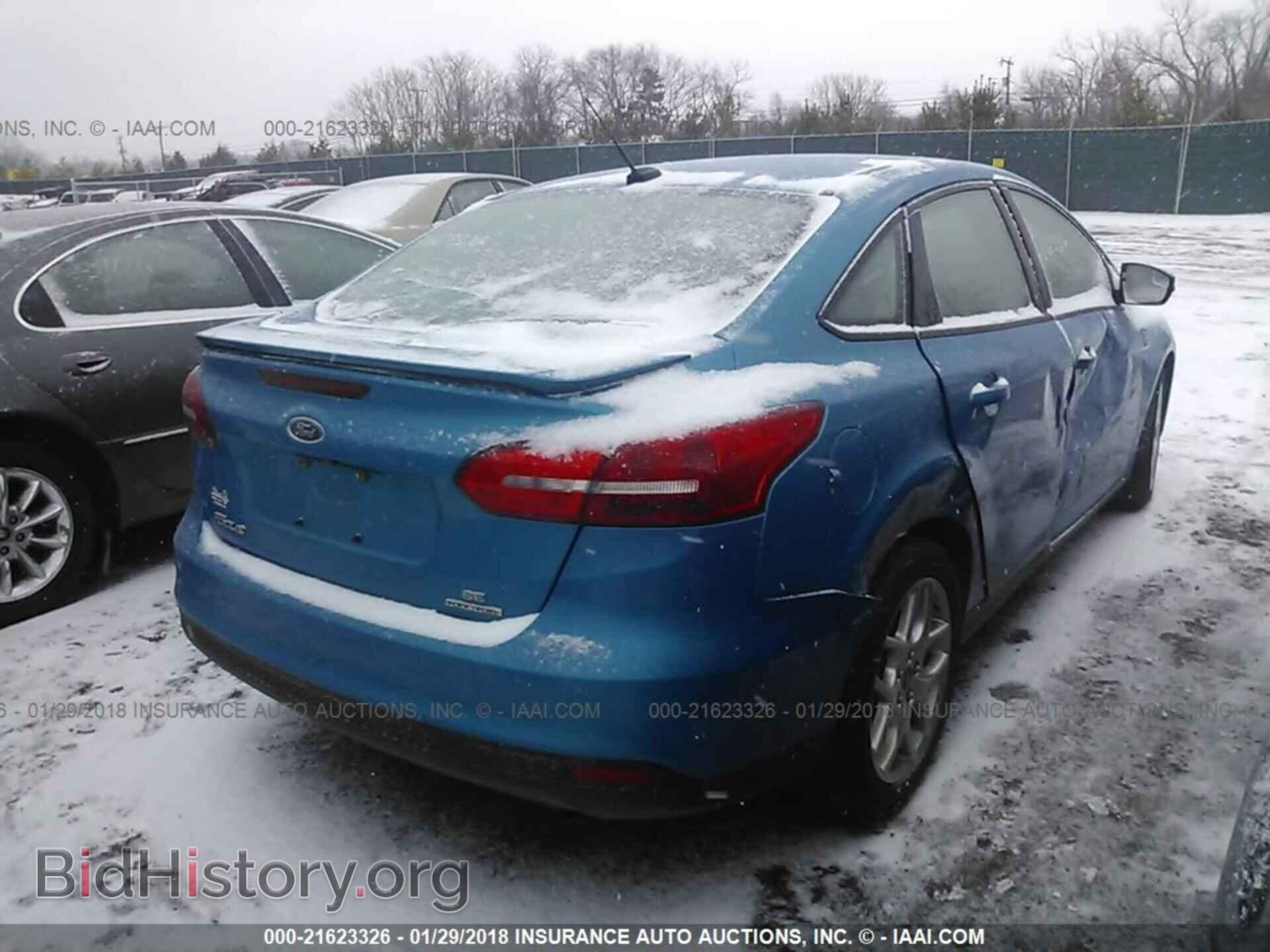 2015 Ford Focus - VIN: 1FADP3F28FL355275 - Photo 4