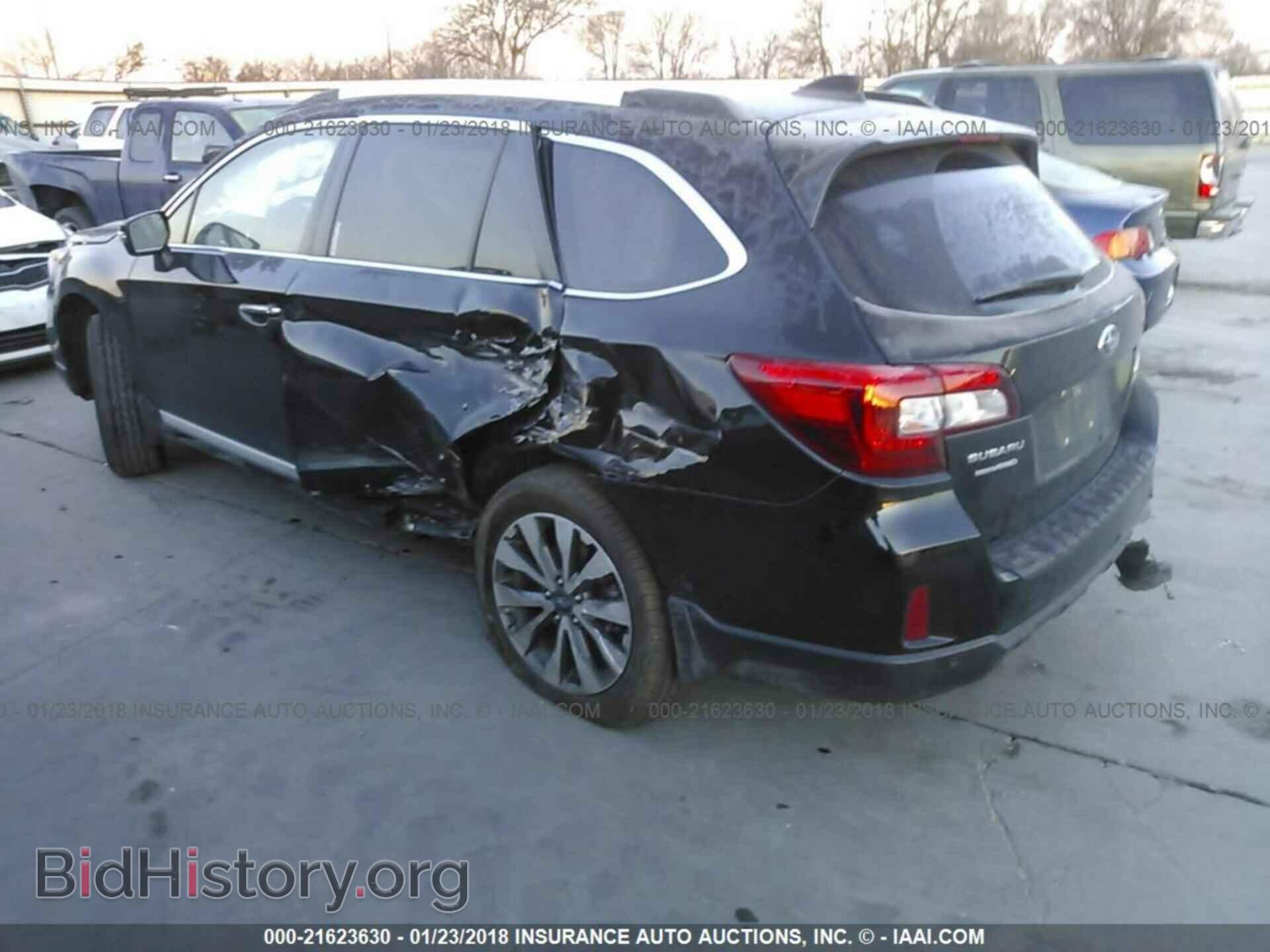 2017 Subaru Outback - VIN: 4S4BSATC4H3248563 - Фото 3