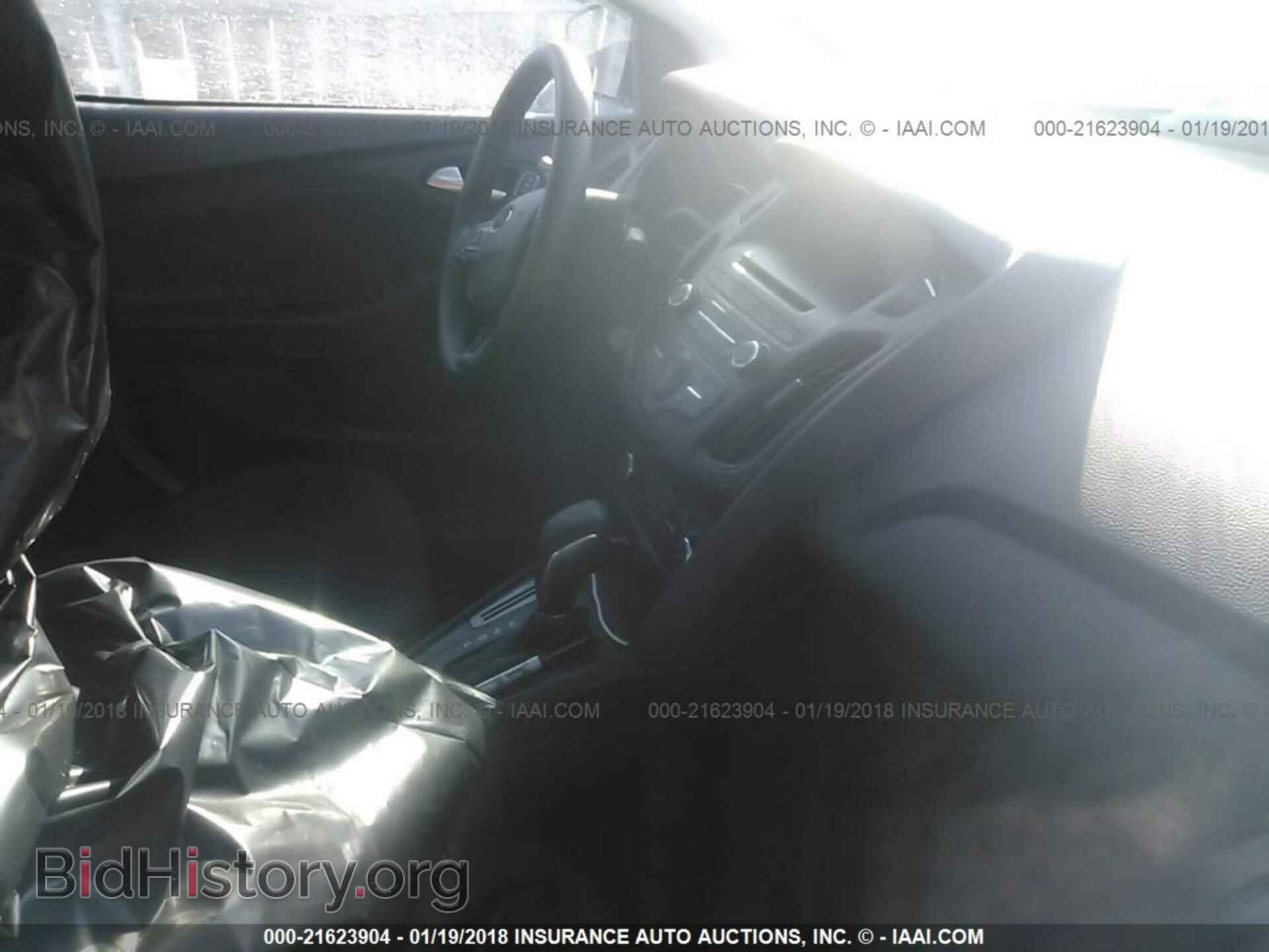 2017 Ford Focus - VIN: 1FADP3F24HL294882 - Фото 5