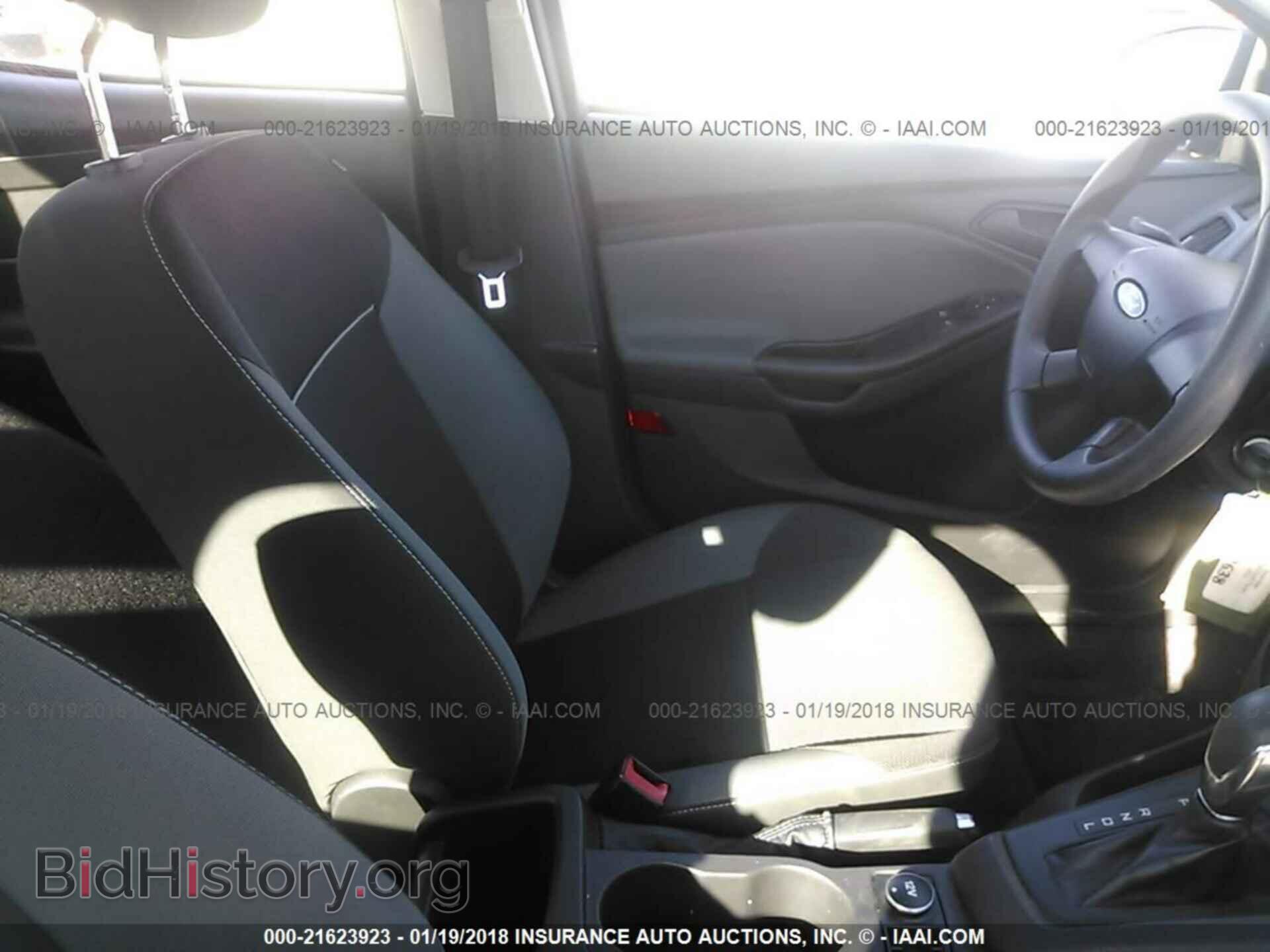 2012 Ford Focus - VIN: 1FAHP3E28CL251822 - Photo 5