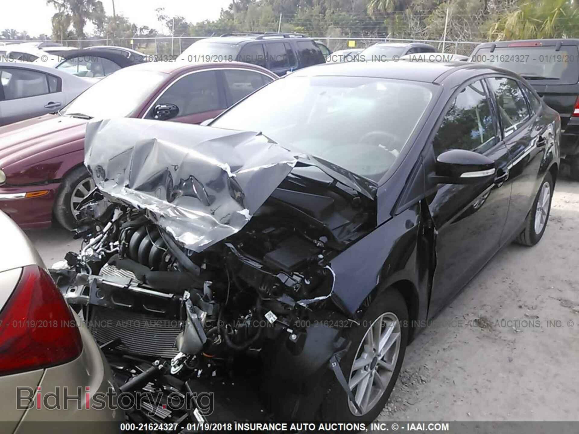 2017 Ford Focus - VIN: 1FADP3F23HL293559 - Photo 2