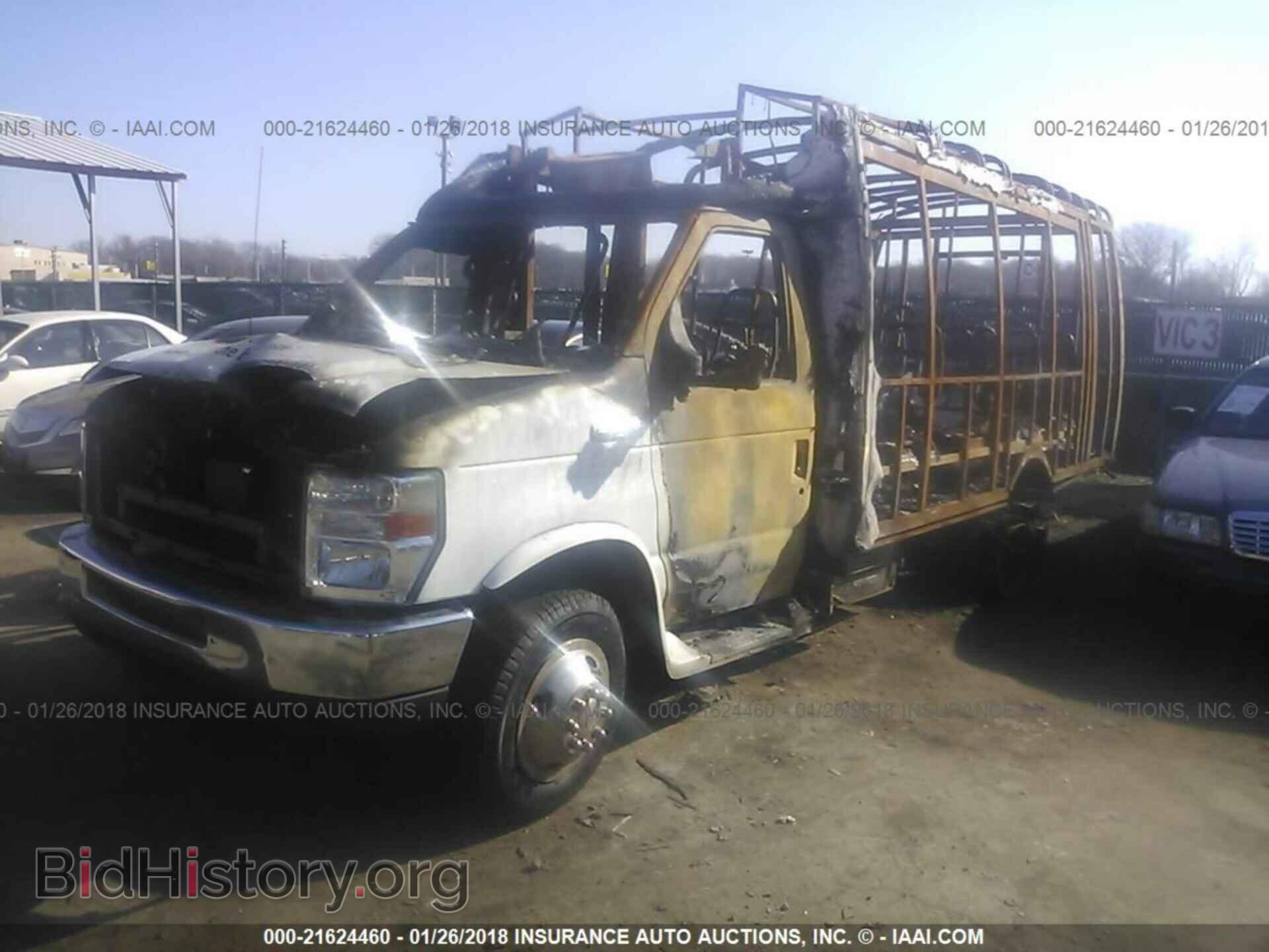 2017 Ford Econoline - VIN: 1FDEE3FS5HDC01362 - Photo 2