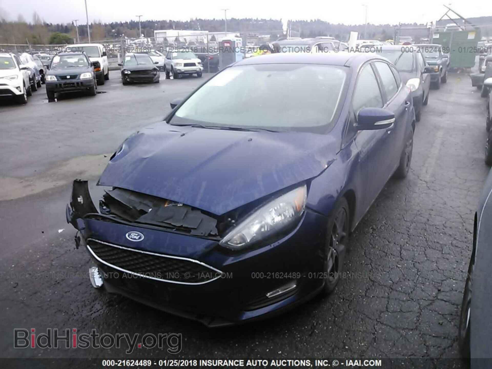2016 Ford Focus - VIN: 1FADP3K23GL310686 - Photo 2