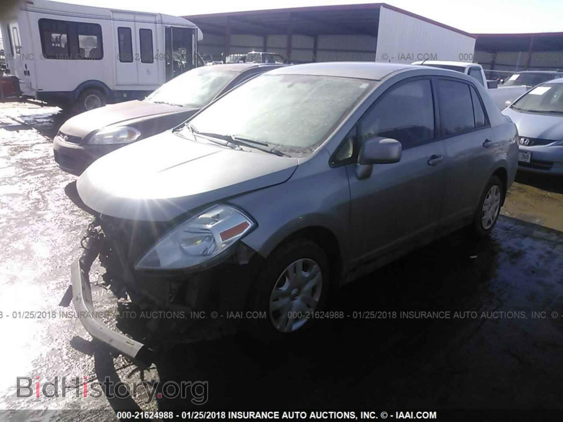 2011 Nissan Versa - VIN: 3N1BC1AP1BL443140 - Фото 2
