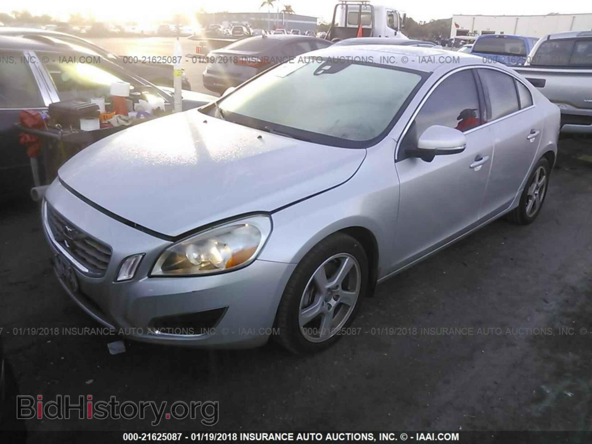 2012 Volvo S60 - VIN: YV1622FS6C2114368 - Фото 2