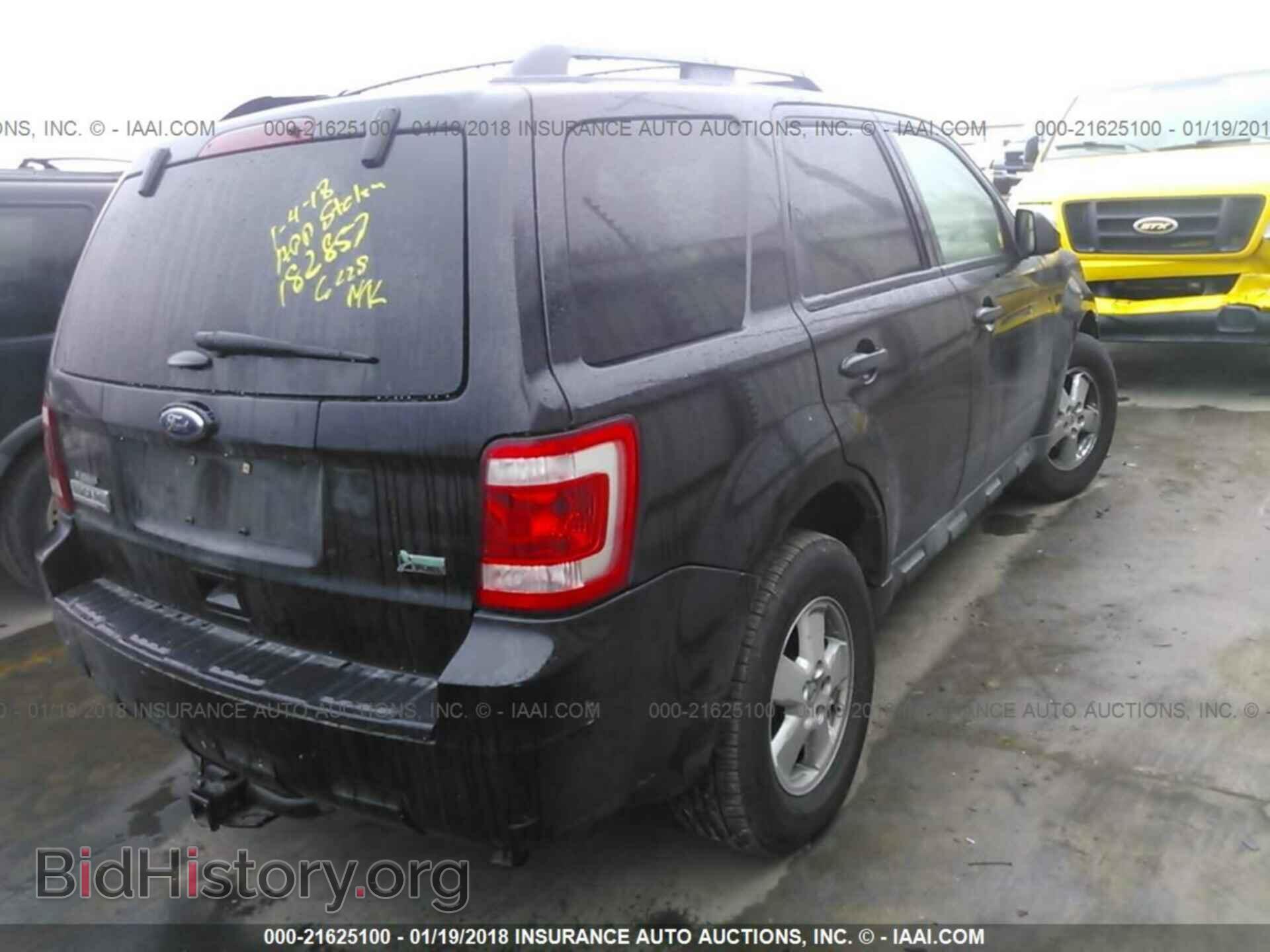 2011 Ford Escape - VIN: 1FMCU9DG4BKC43827 - Photo 4