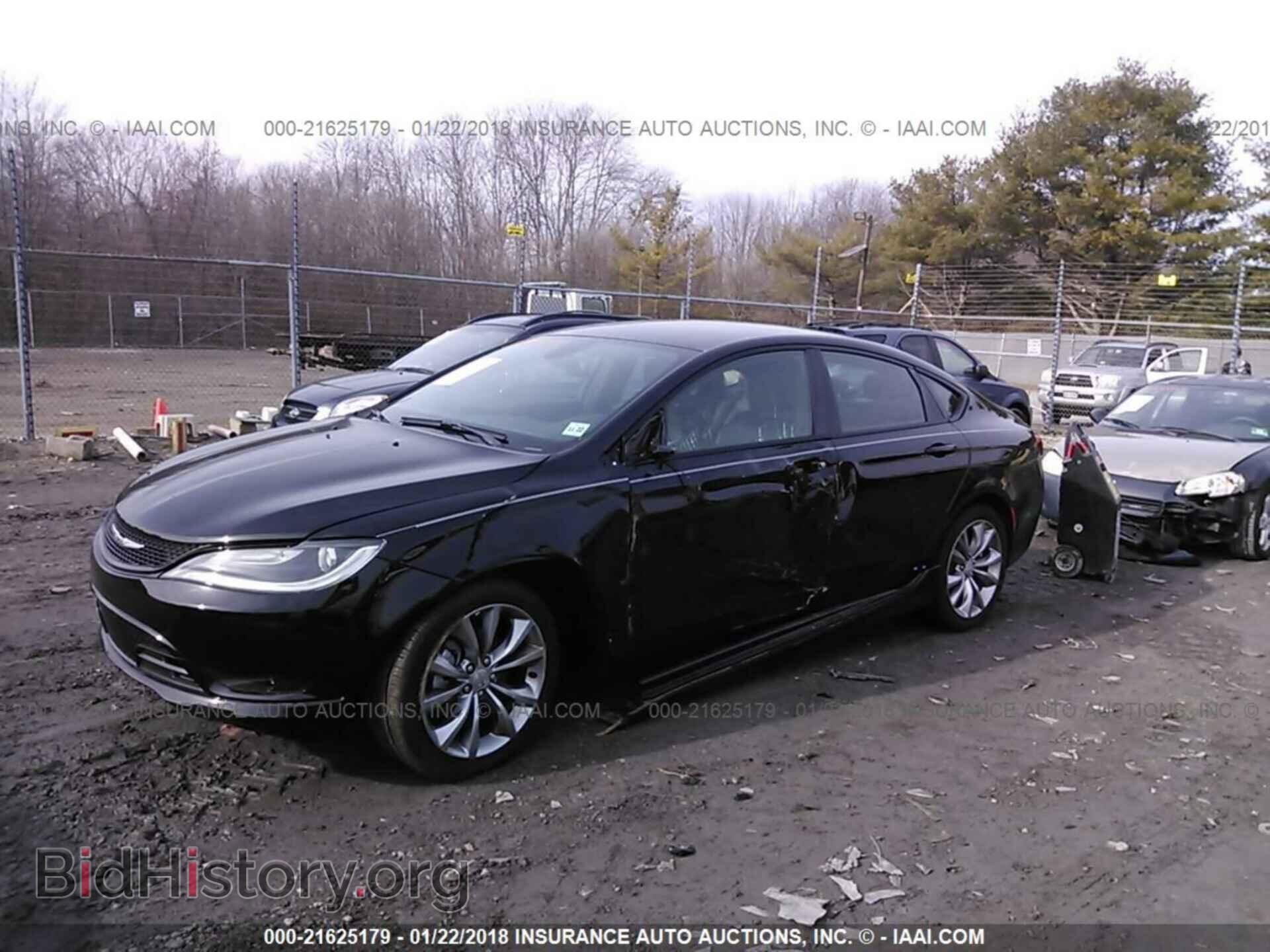 2017 Chrysler 200 - VIN: 1C3CCCBB3HN500290 - Фото 2