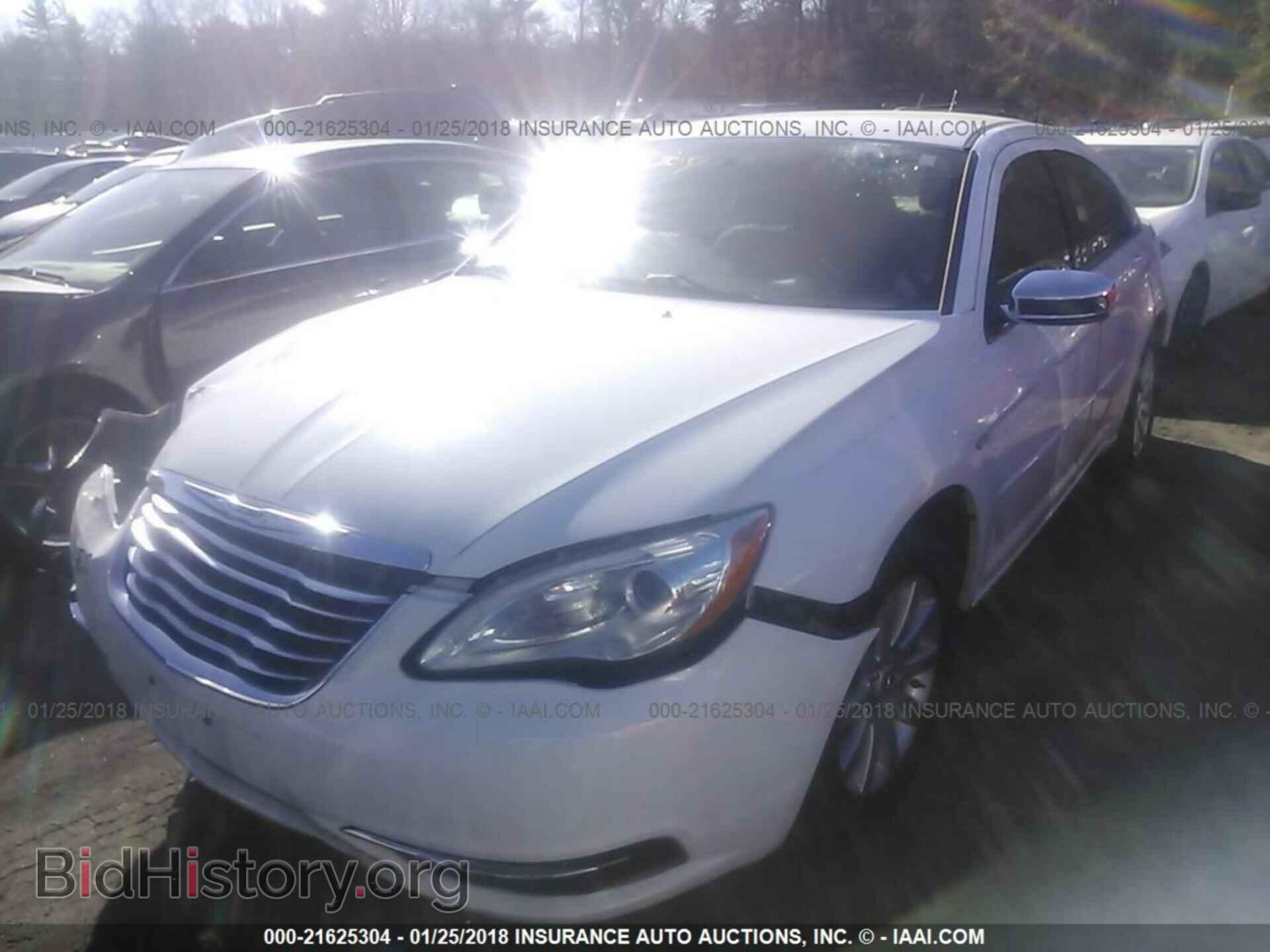 2012 Chrysler 200 - VIN: 1C3CCBBG4CN316734 - Фото 2