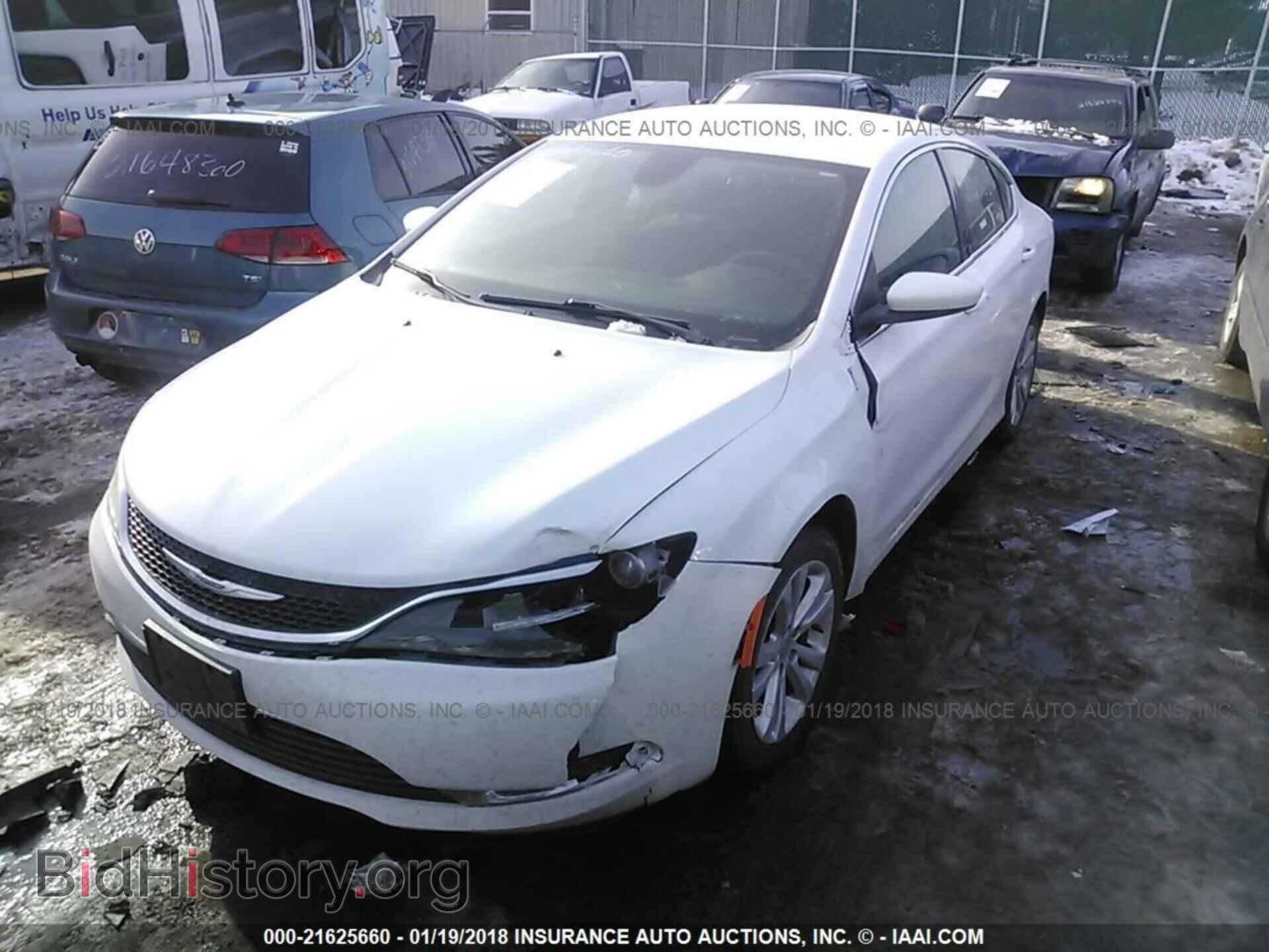 2015 Chrysler 200 - VIN: 1C3CCCAB8FN579101 - Photo 2