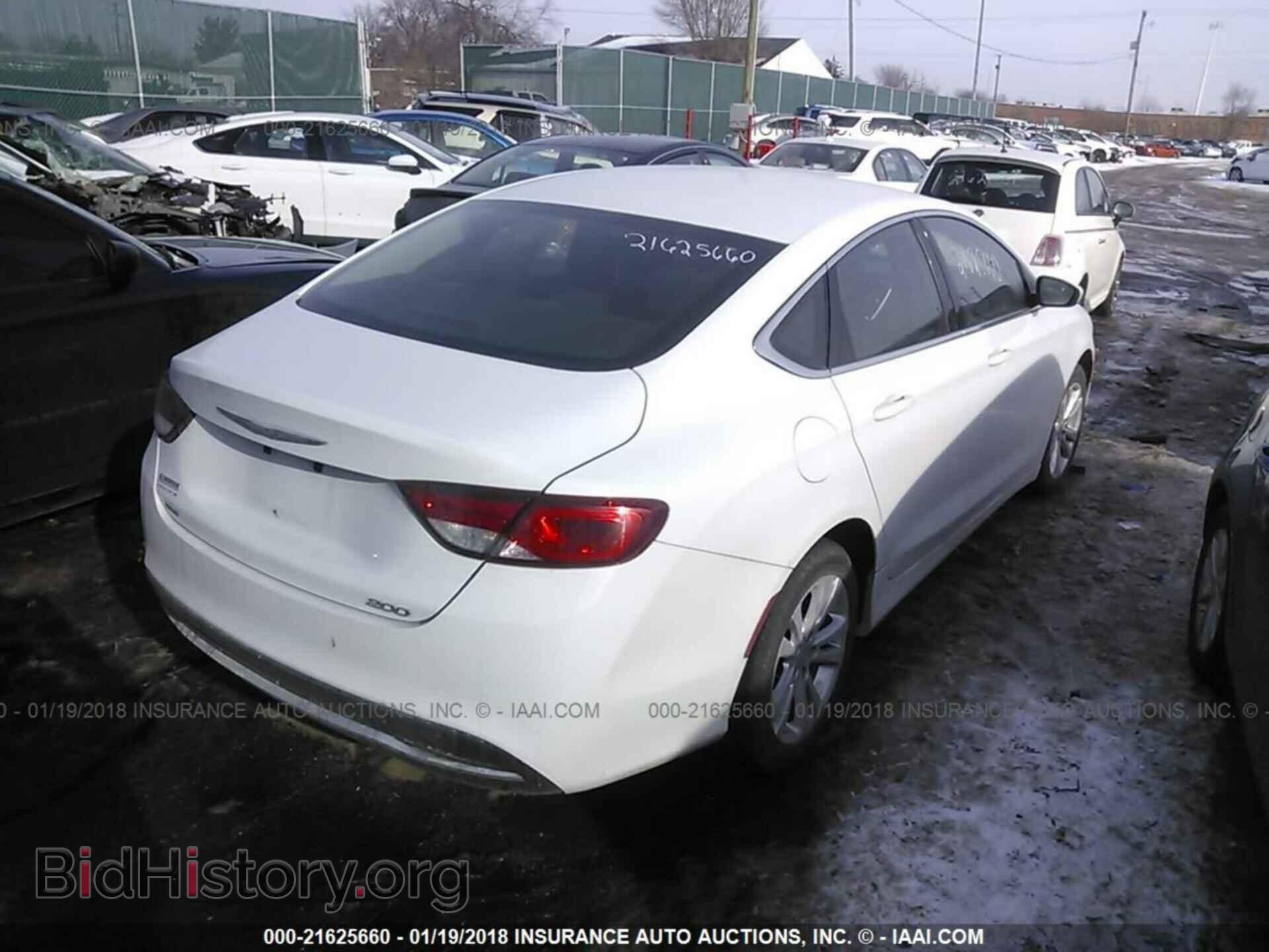 2015 Chrysler 200 - VIN: 1C3CCCAB8FN579101 - Photo 4
