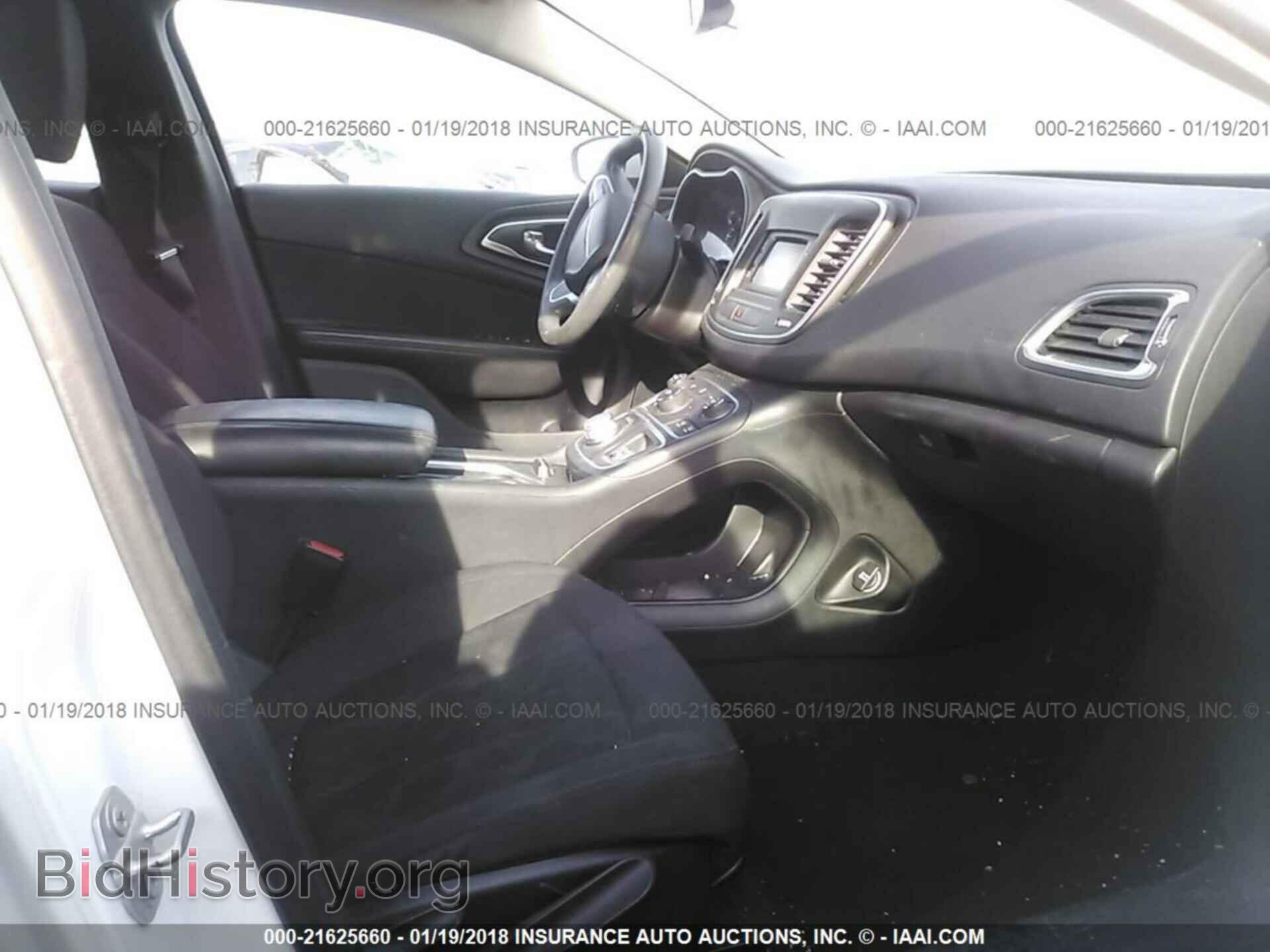 2015 Chrysler 200 - VIN: 1C3CCCAB8FN579101 - Photo 5