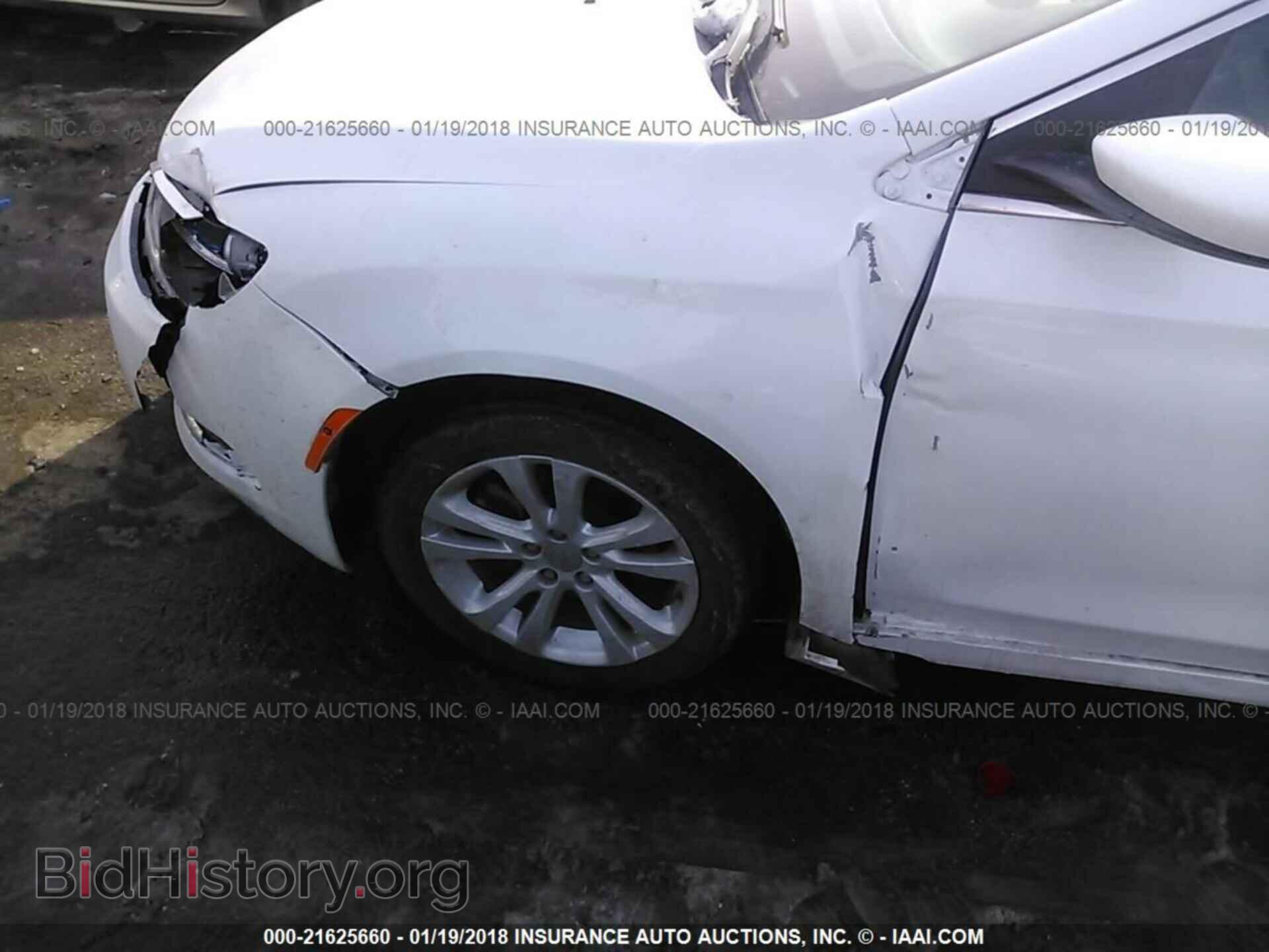 2015 Chrysler 200 - VIN: 1C3CCCAB8FN579101 - Photo 6
