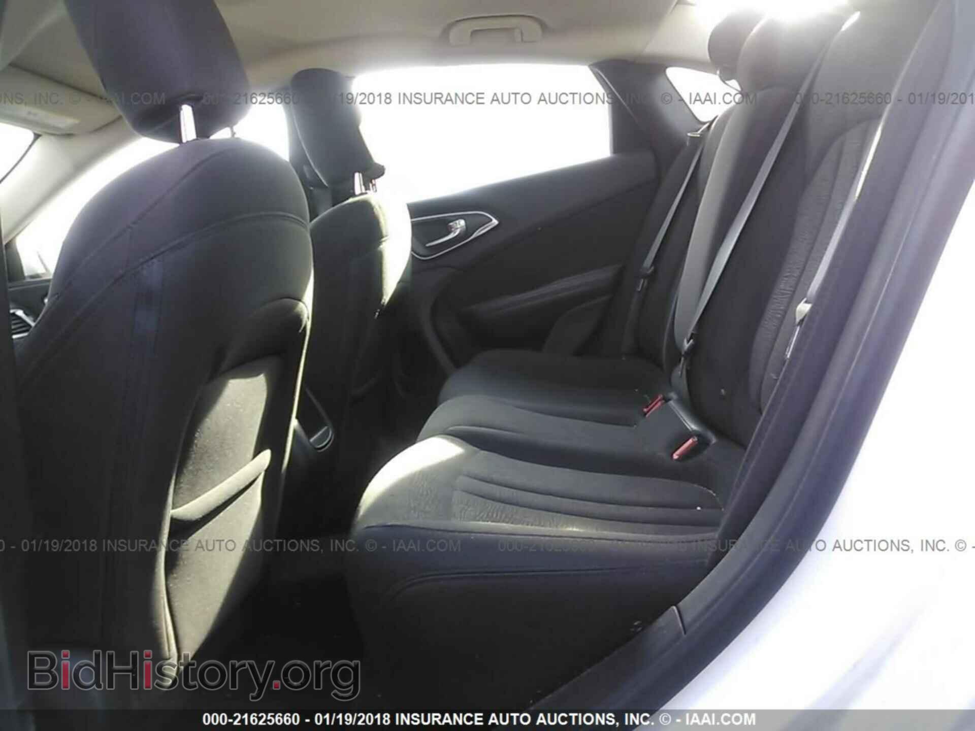 2015 Chrysler 200 - VIN: 1C3CCCAB8FN579101 - Photo 8