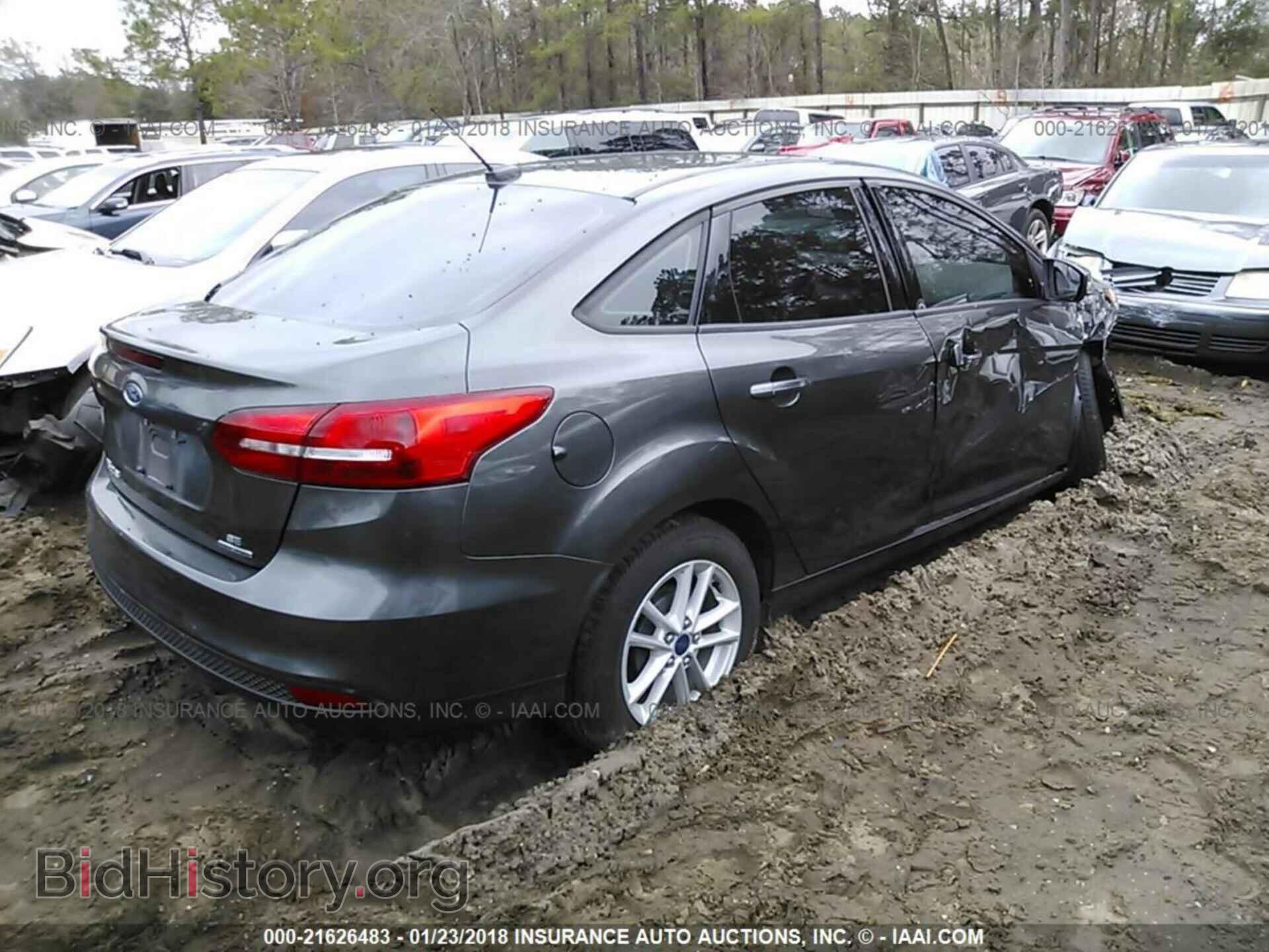 2015 Ford Focus - VIN: 1FADP3F28FL329775 - Photo 4