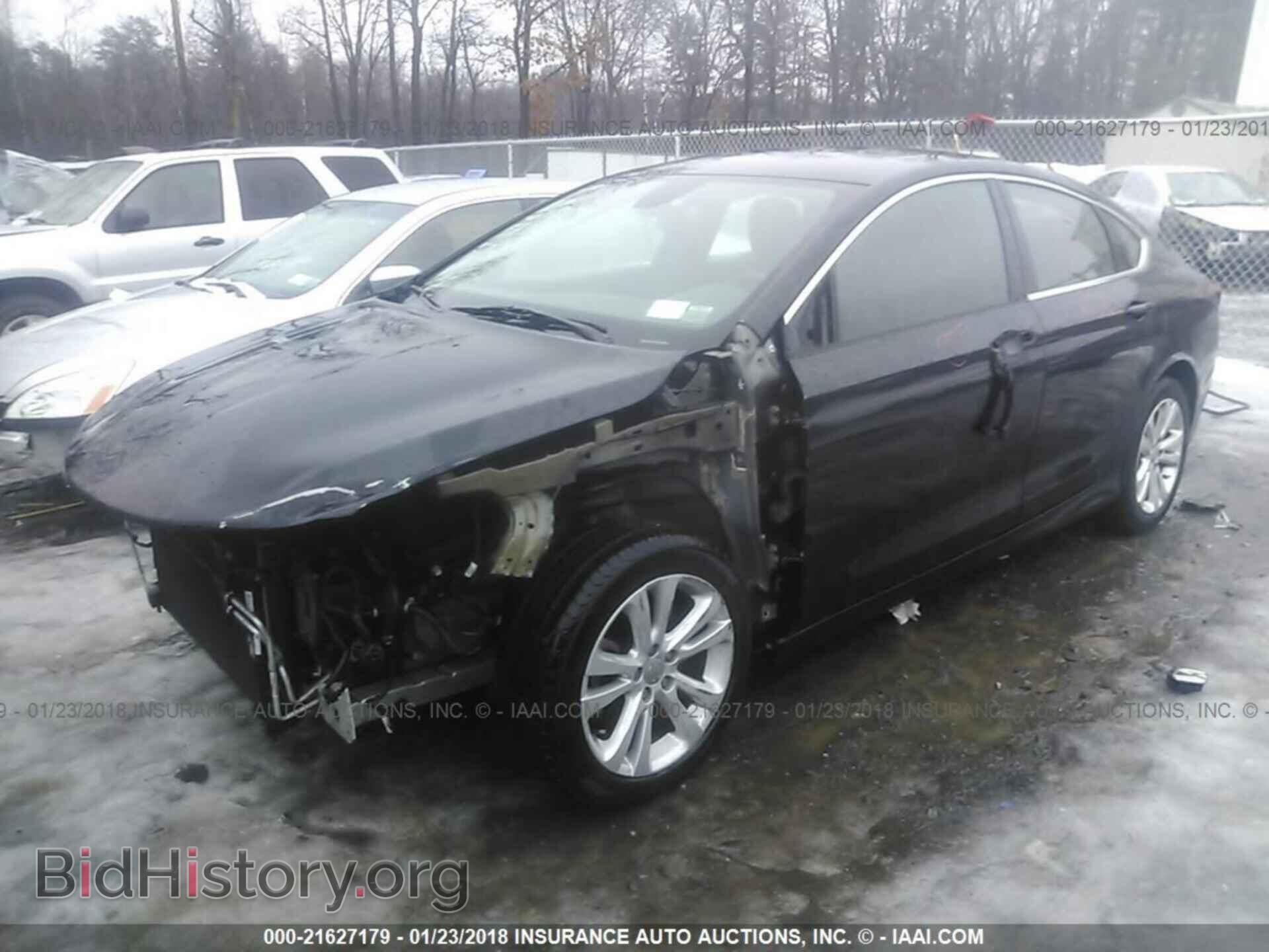 2015 Chrysler 200 - VIN: 1C3CCCAB8FN659742 - Photo 2
