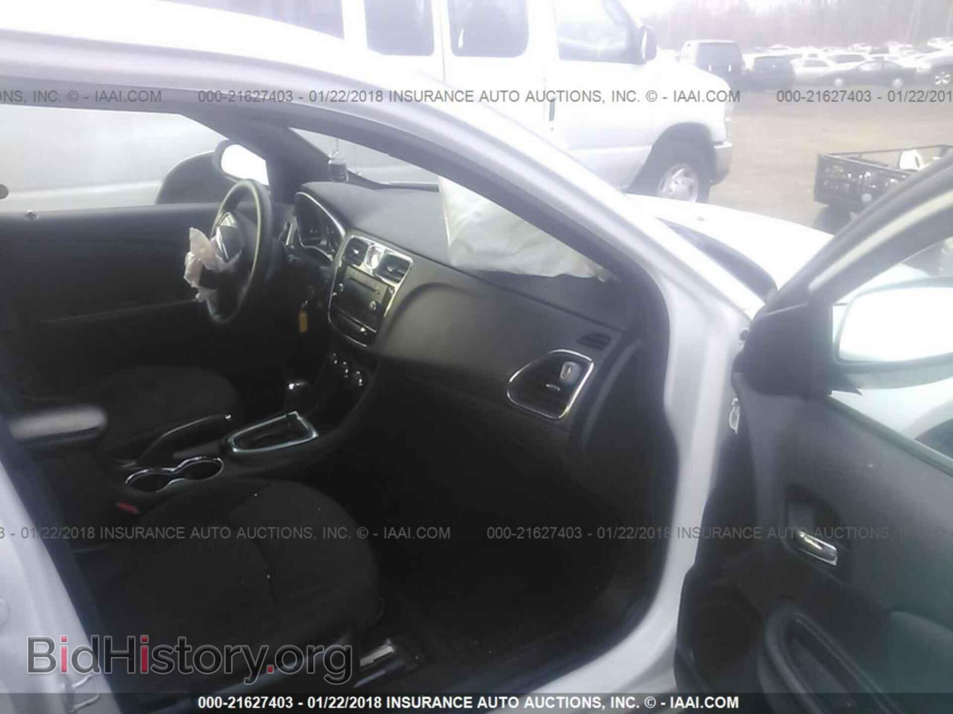 2013 Chrysler 200 - VIN: 1C3CCBAB3DN604591 - Photo 5