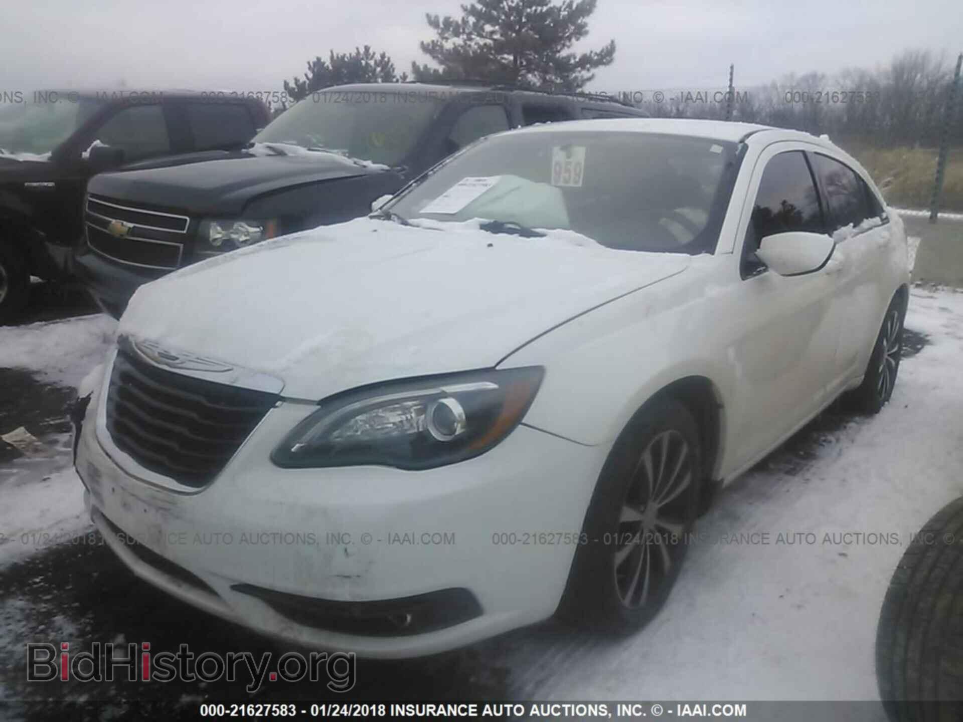 2013 Chrysler 200 - VIN: 1C3CCBCG4DN524631 - Фото 2