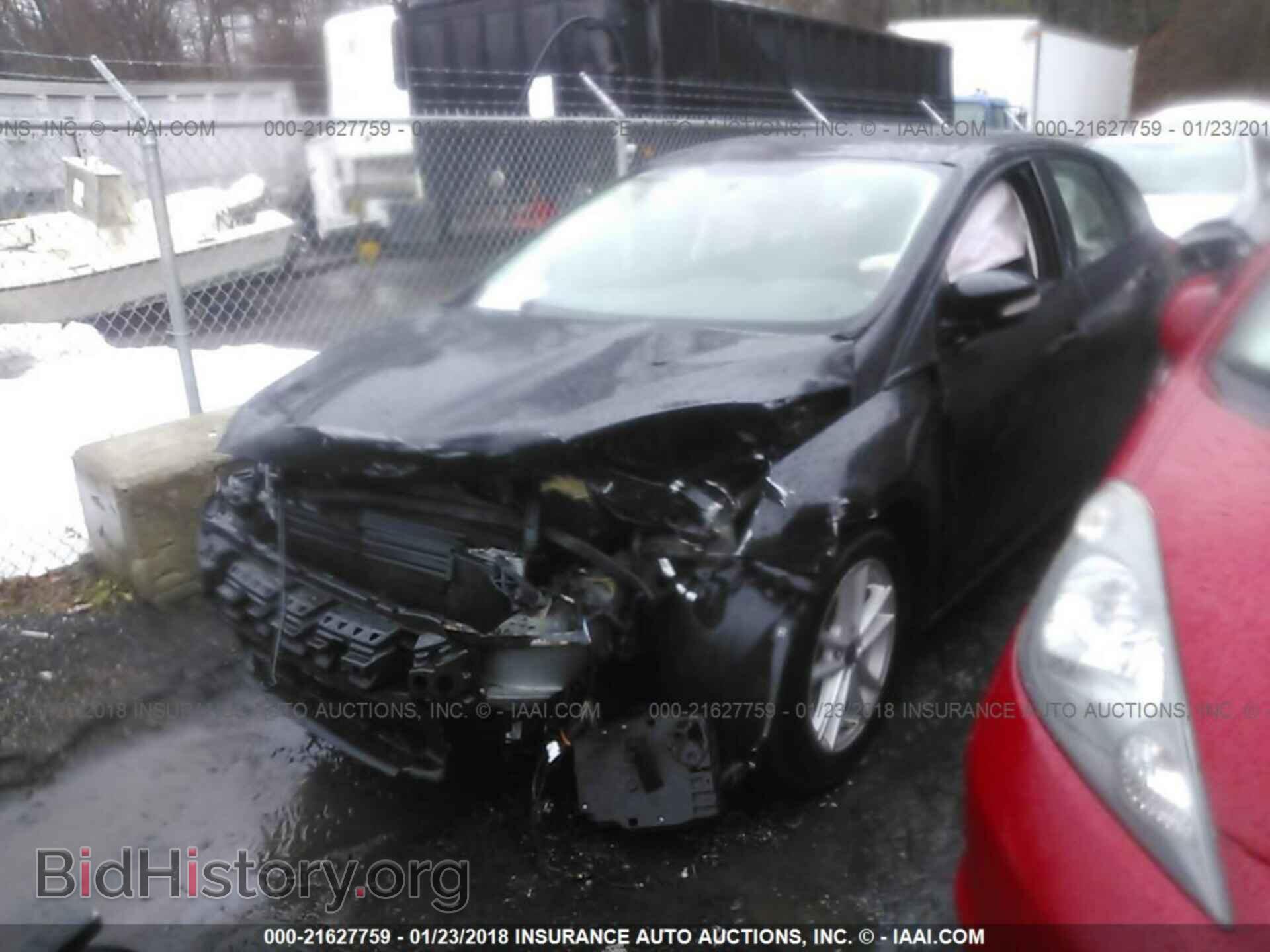 2017 Ford Focus - VIN: 1FADP3K27HL311129 - Photo 2