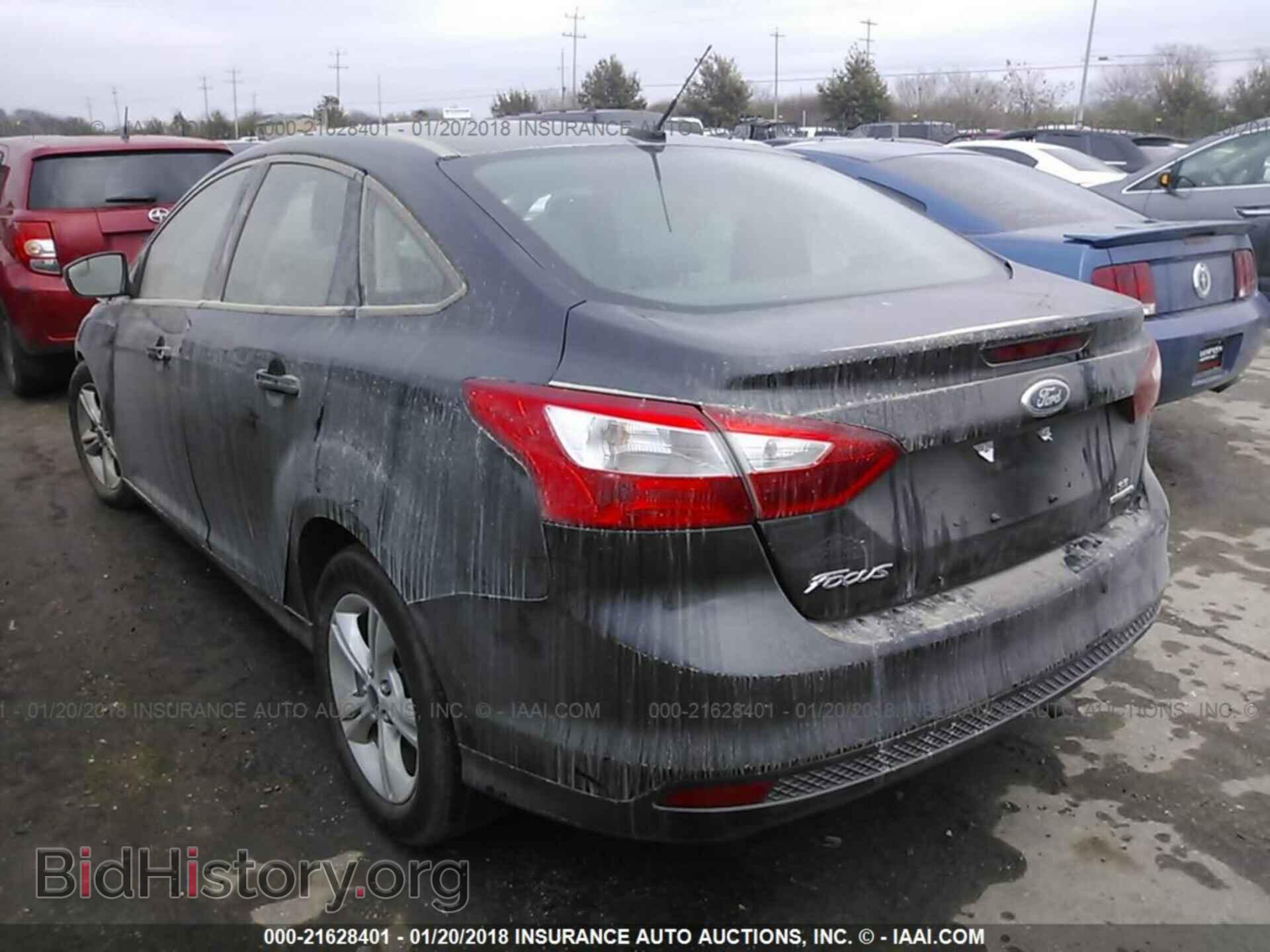 2014 Ford Focus - VIN: 1FADP3F22EL406302 - Photo 3