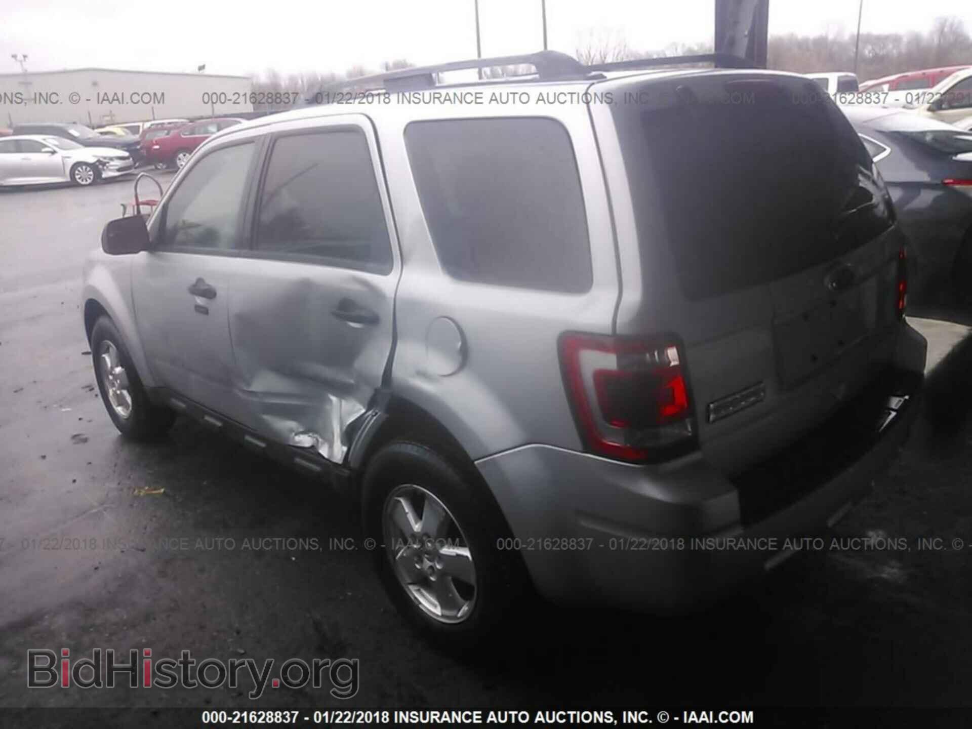 2011 Ford Escape - VIN: 1FMCU9D79BKB26275 - Фото 3