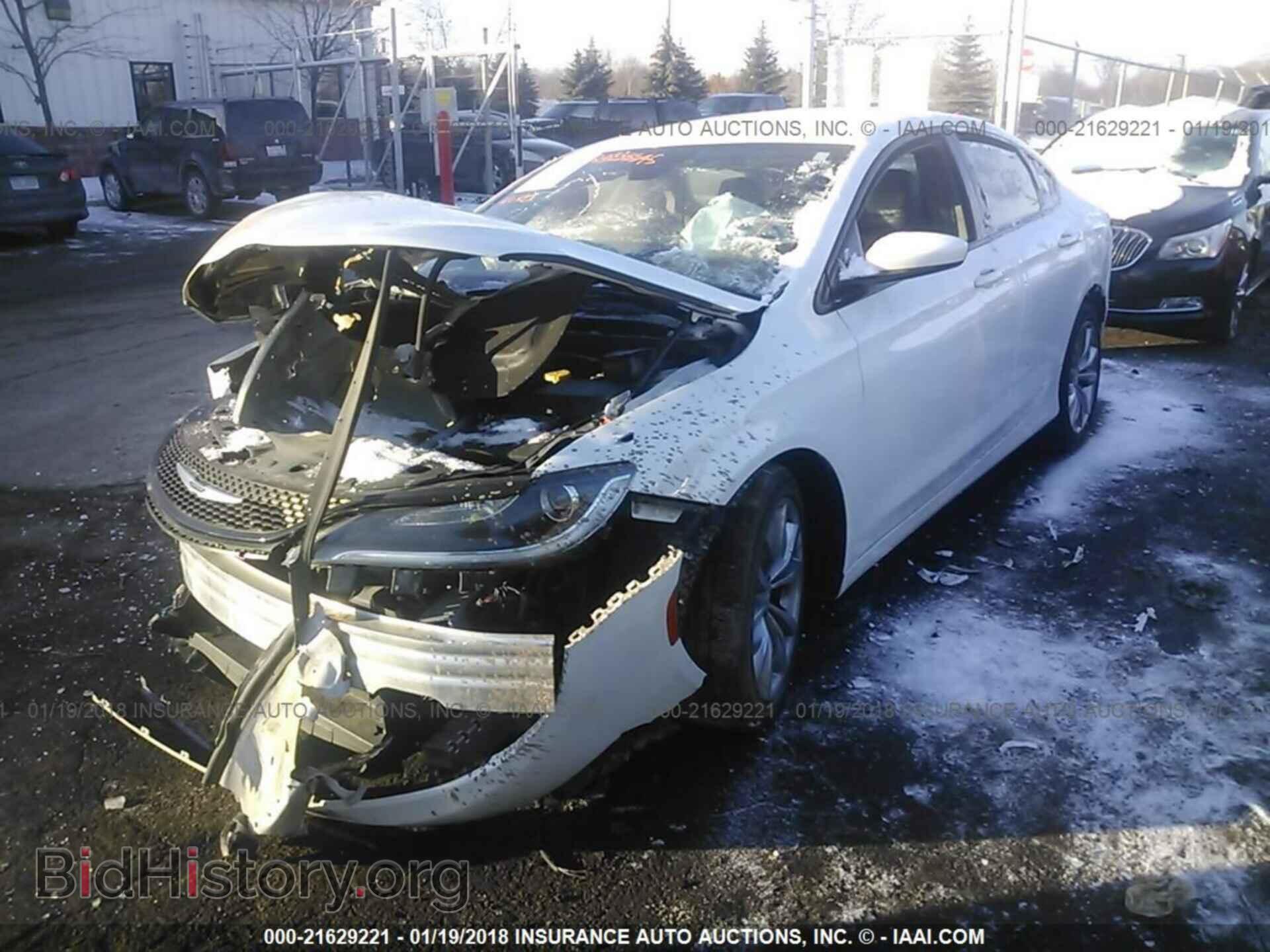 2015 Chrysler 200 - VIN: 1C3CCCBB8FN750105 - Photo 2