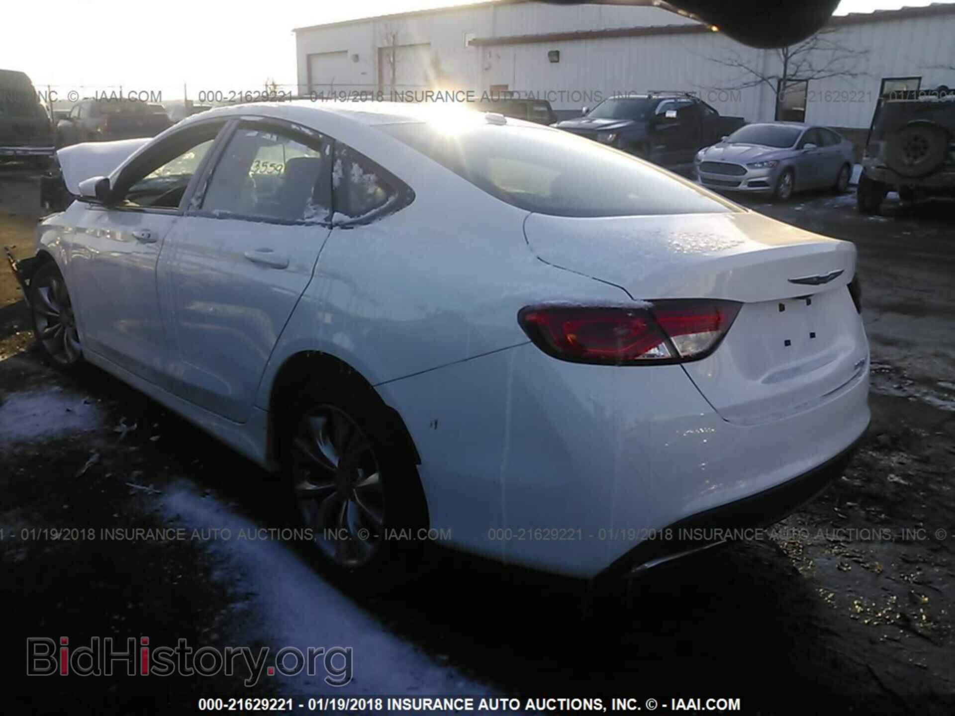 2015 Chrysler 200 - VIN: 1C3CCCBB8FN750105 - Photo 3