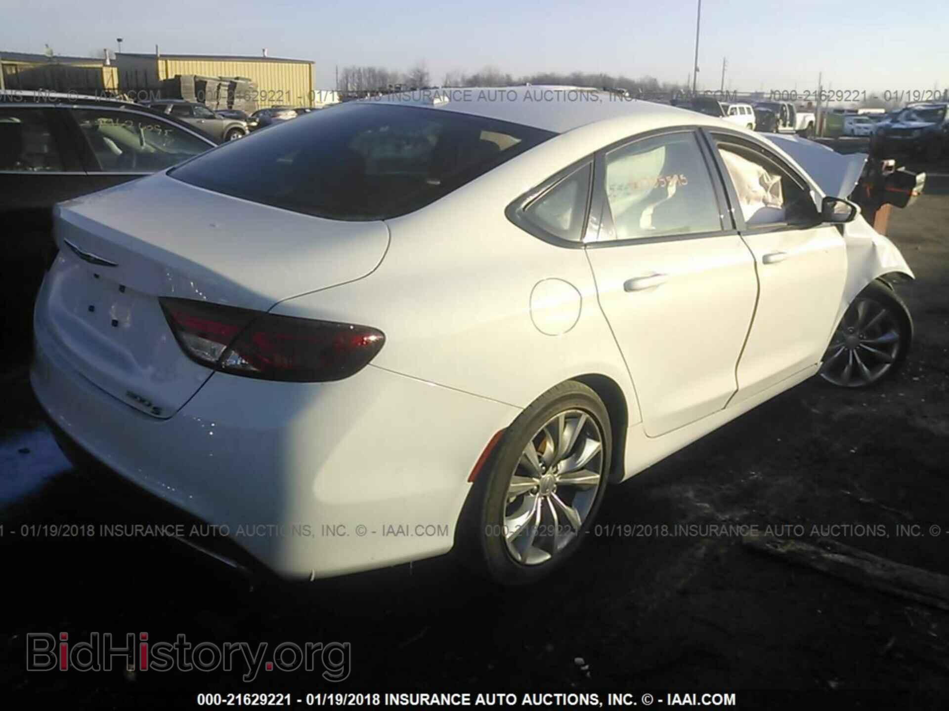 2015 Chrysler 200 - VIN: 1C3CCCBB8FN750105 - Photo 4