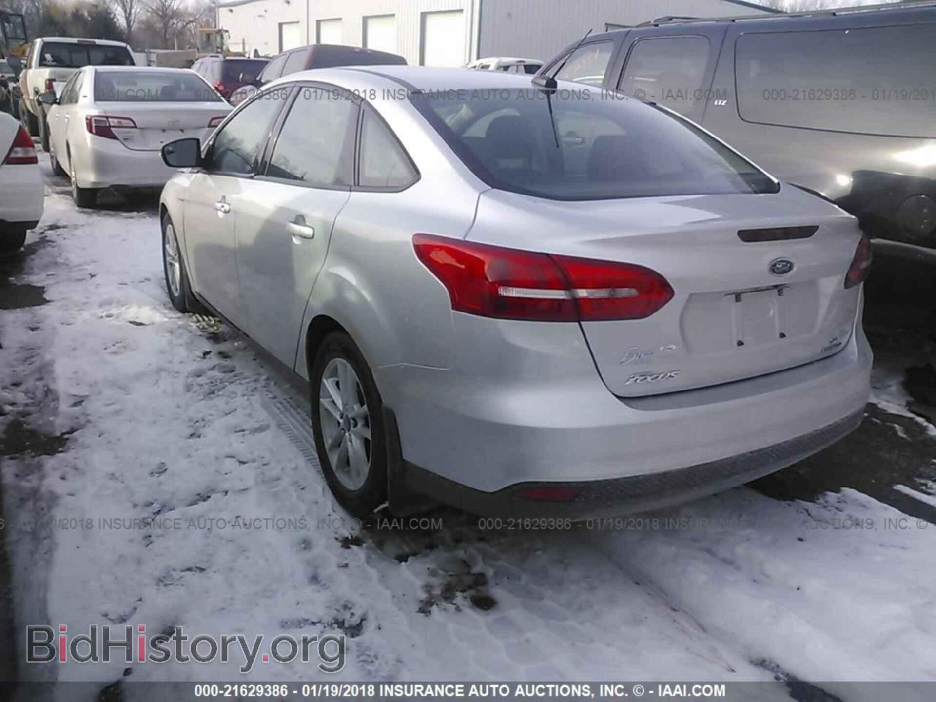2015 Ford Focus - VIN: 1FADP3F22FL289760 - Photo 3