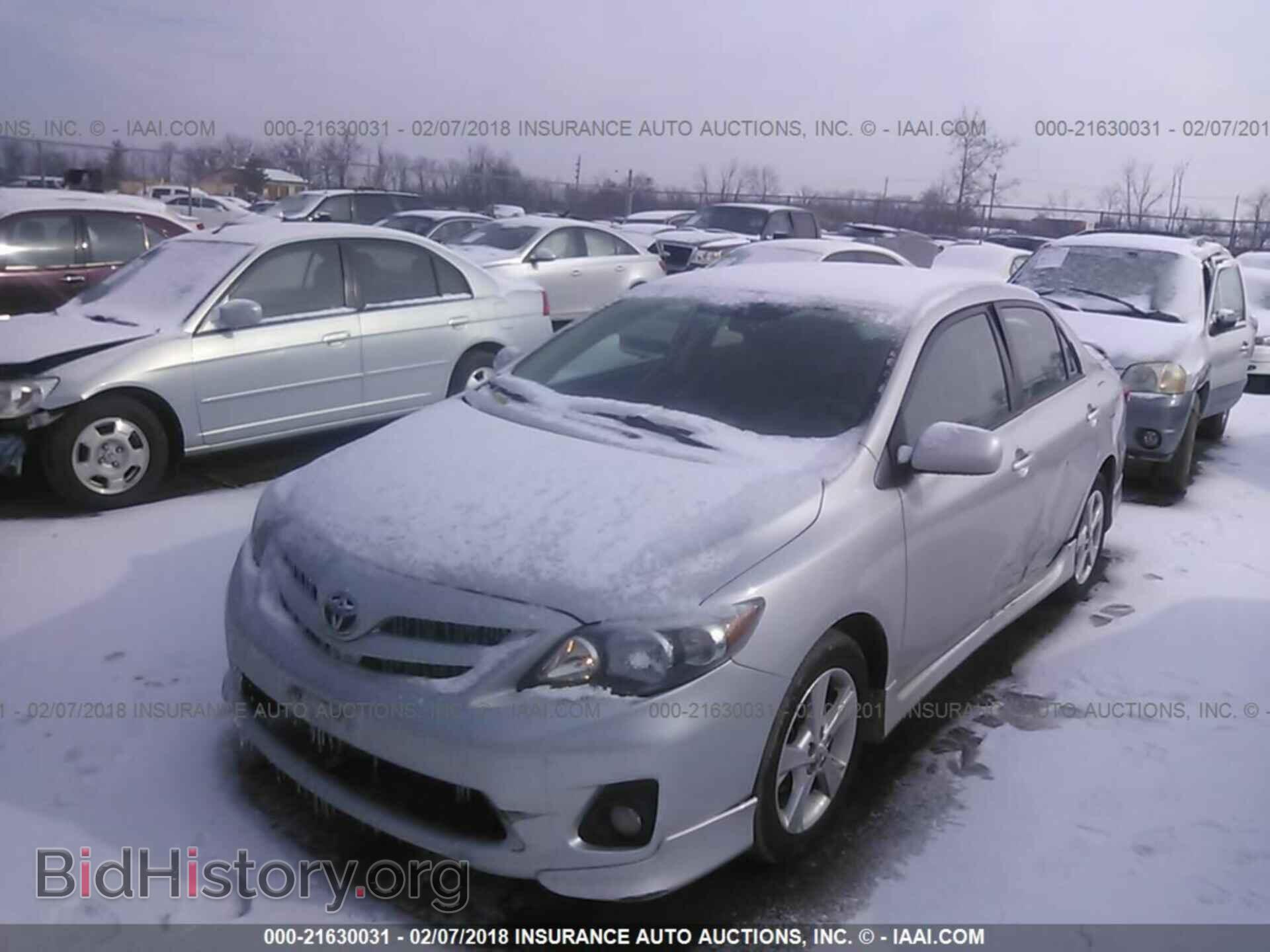 2013 Toyota Corolla - VIN: 2T1BU4EE3DC933332 - Фото 2
