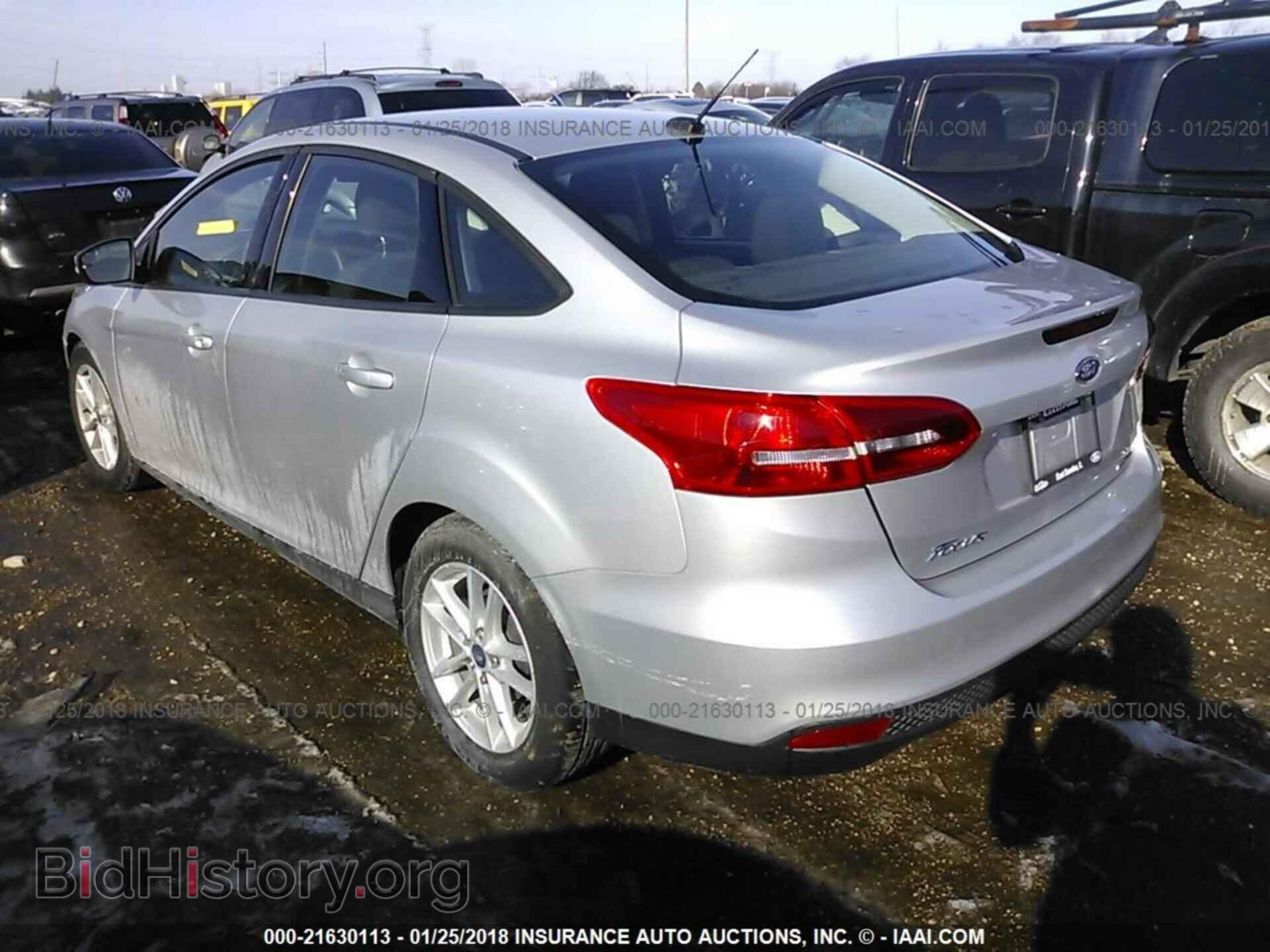2016 Ford Focus - VIN: 1FADP3F23GL318569 - Фото 3
