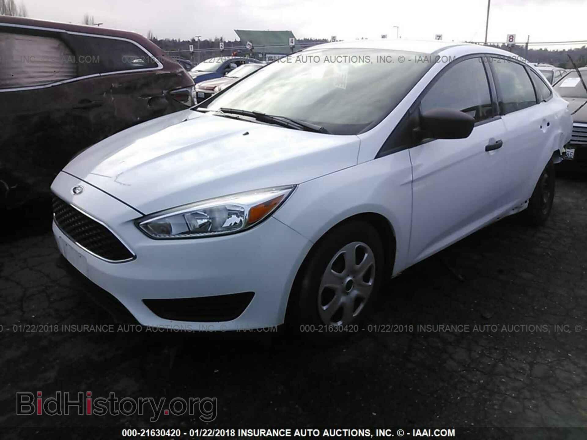 2017 Ford Focus - VIN: 1FADP3E21HL329492 - Photo 2