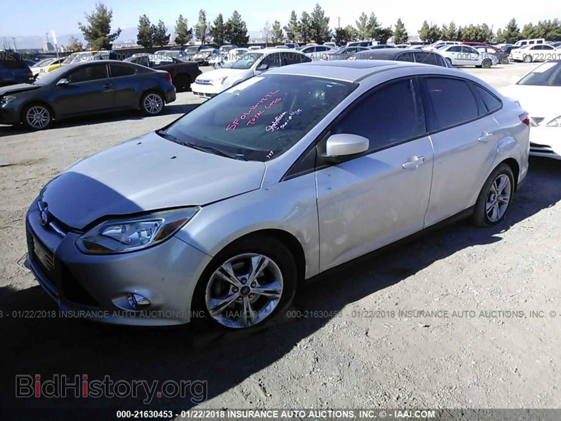 2012 Ford Focus - VIN: 1FAHP3F21CL257959 - Photo 2
