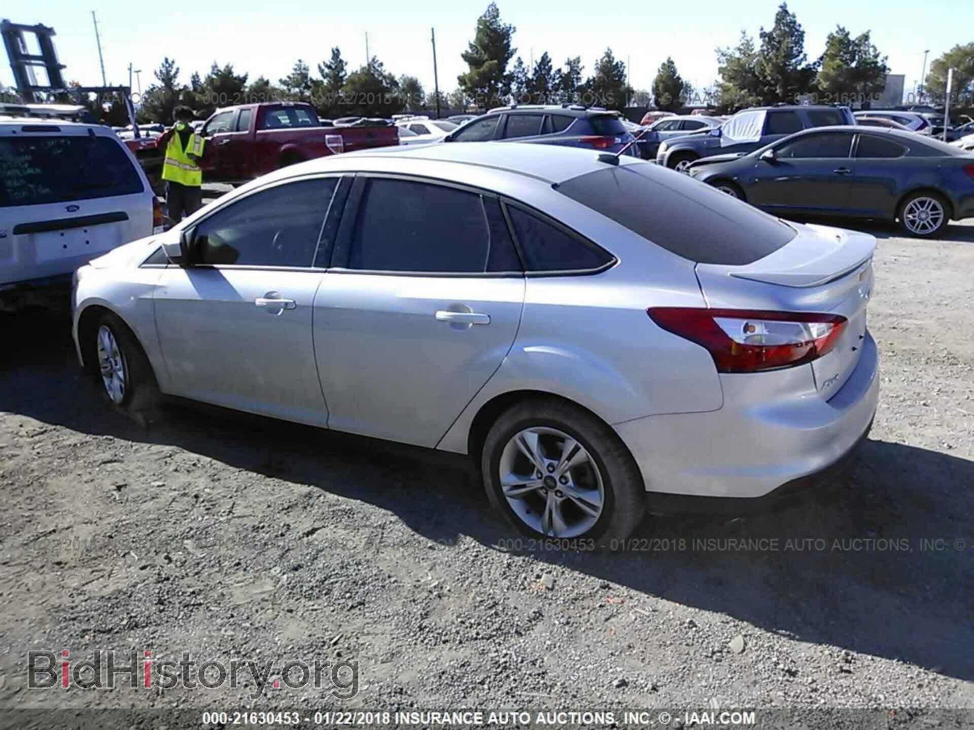 2012 Ford Focus - VIN: 1FAHP3F21CL257959 - Photo 3