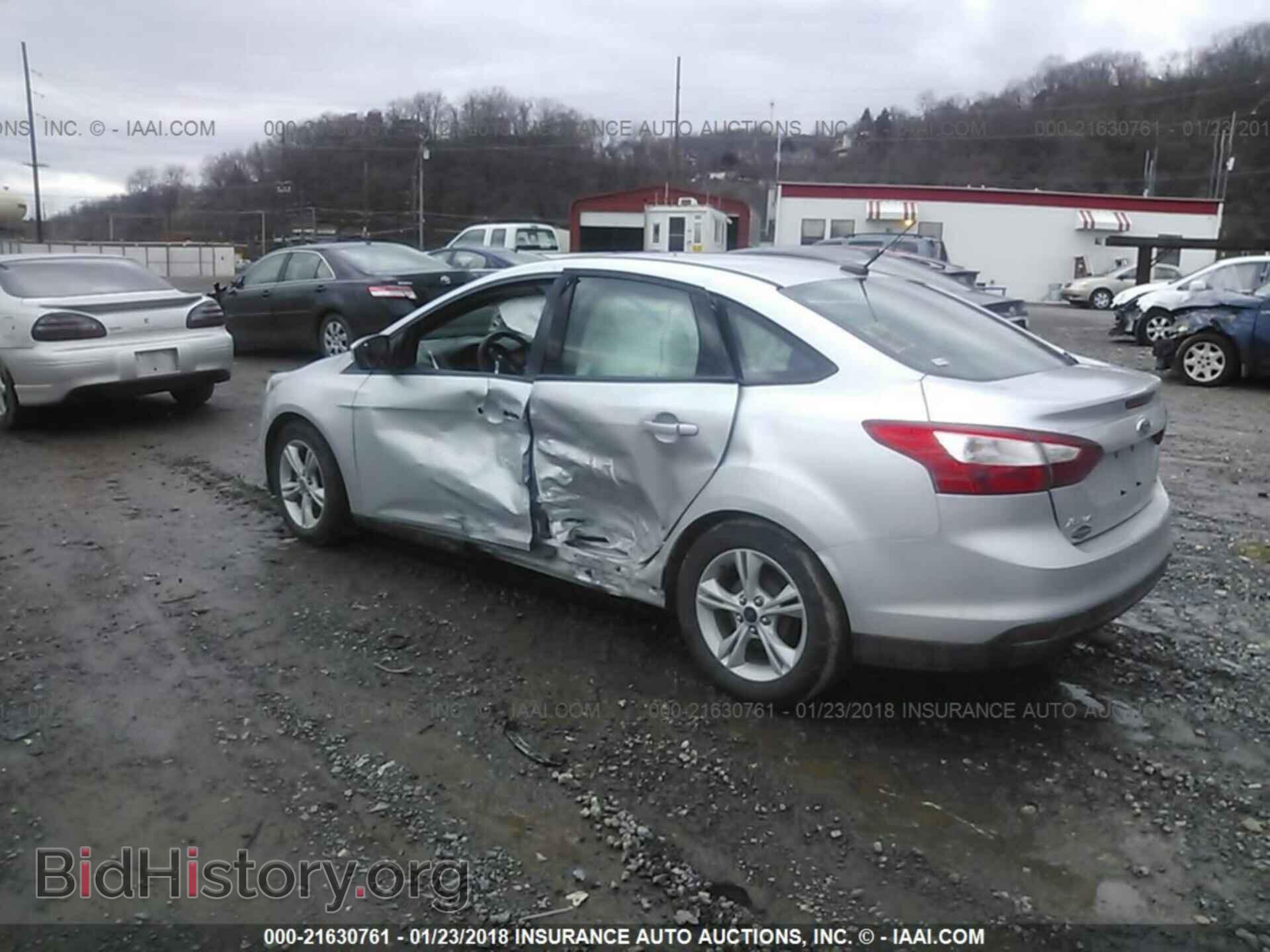 2014 Ford Focus - VIN: 1FADP3F21EL459203 - Photo 3