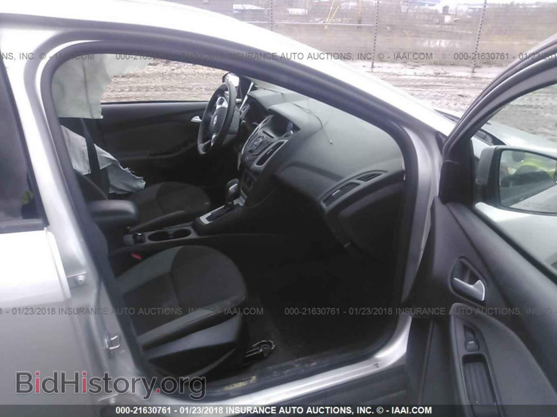 2014 Ford Focus - VIN: 1FADP3F21EL459203 - Photo 5