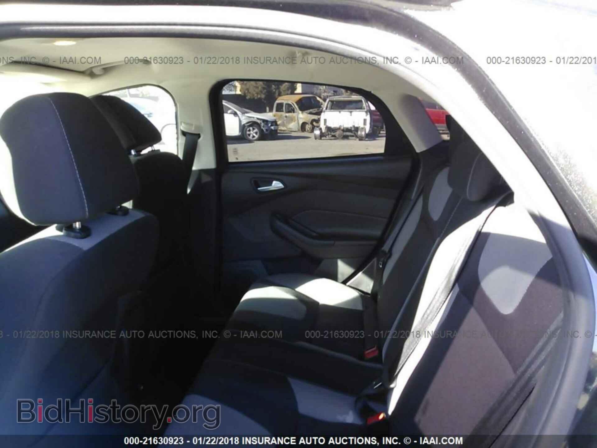 2014 Ford Focus - VIN: 1FADP3F21EL442255 - Фото 8