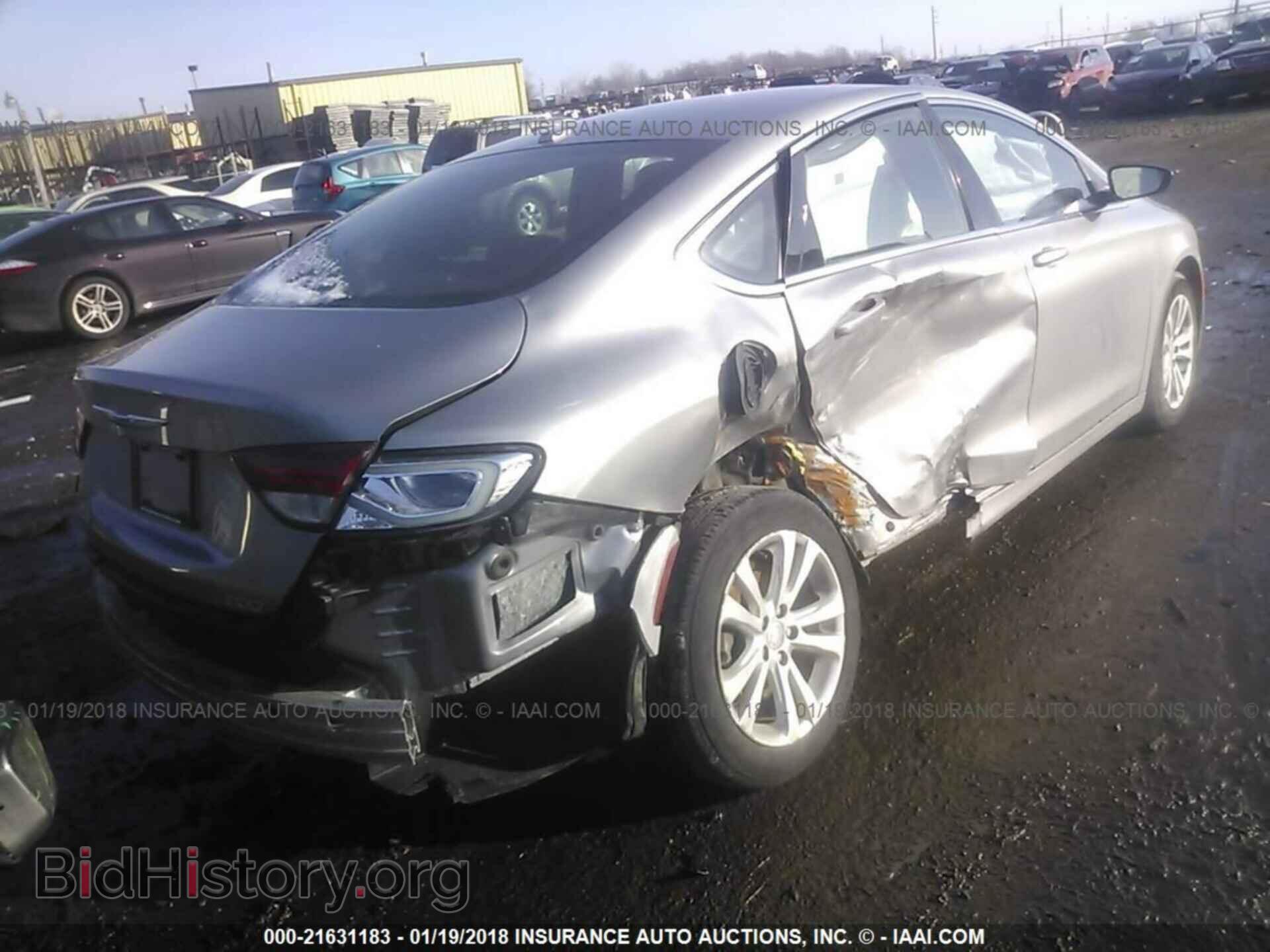 2015 Chrysler 200 - VIN: 1C3CCCAB1FN745944 - Photo 4