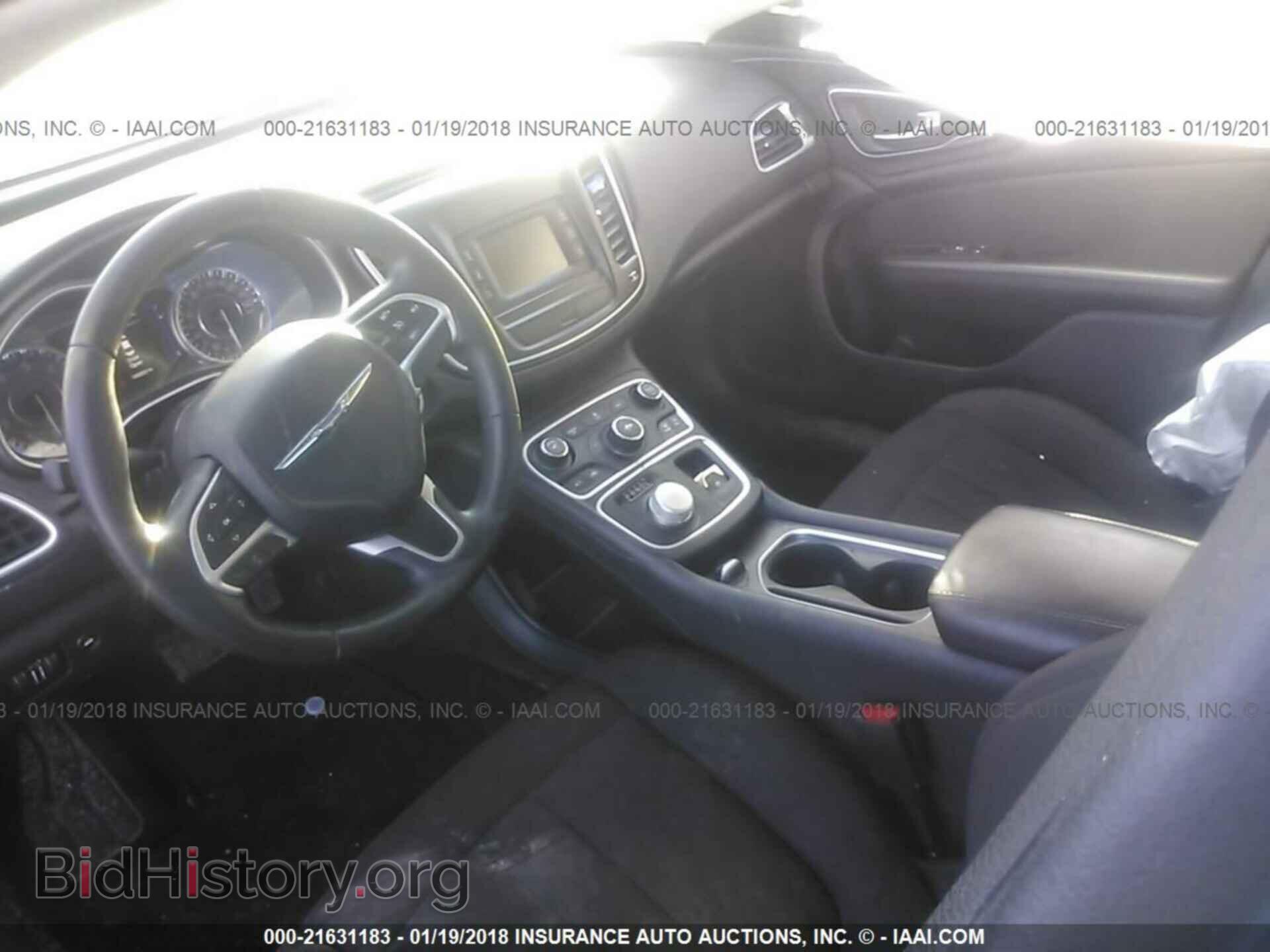 2015 Chrysler 200 - VIN: 1C3CCCAB1FN745944 - Photo 5