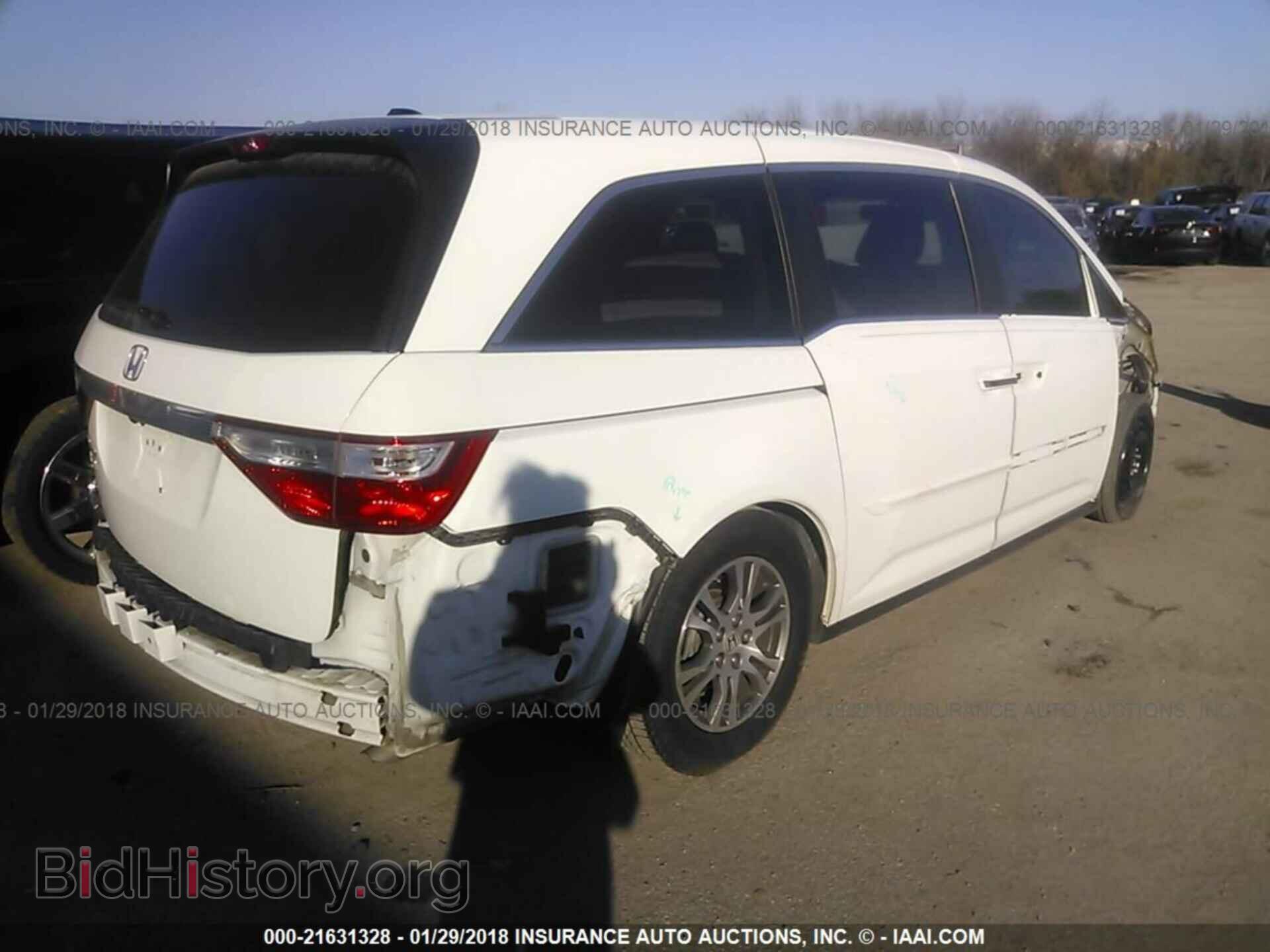 2011 Honda Odyssey - VIN: 5FNRL5H69BB100087 - Фото 4
