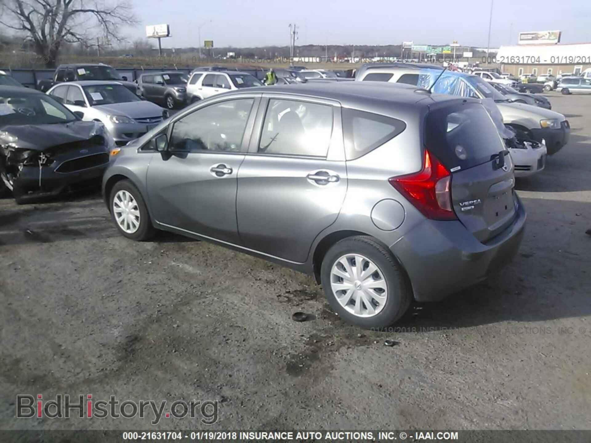 2016 Nissan Versa note - VIN: 3N1CE2CP5GL352834 - Фото 3