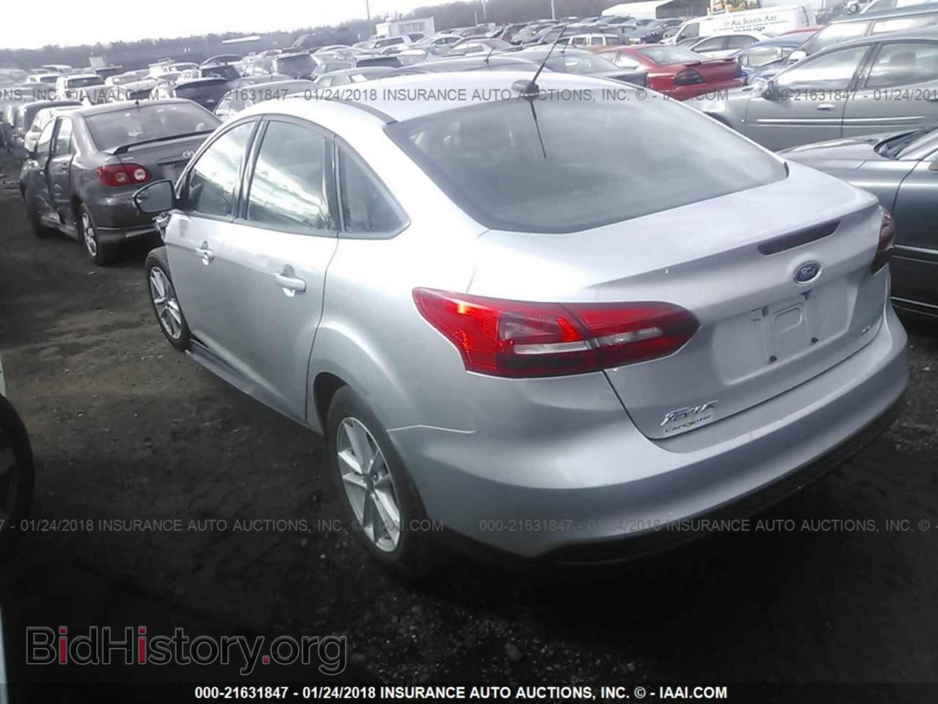 2016 Ford Focus - VIN: 1FADP3F22GL344760 - Фото 3