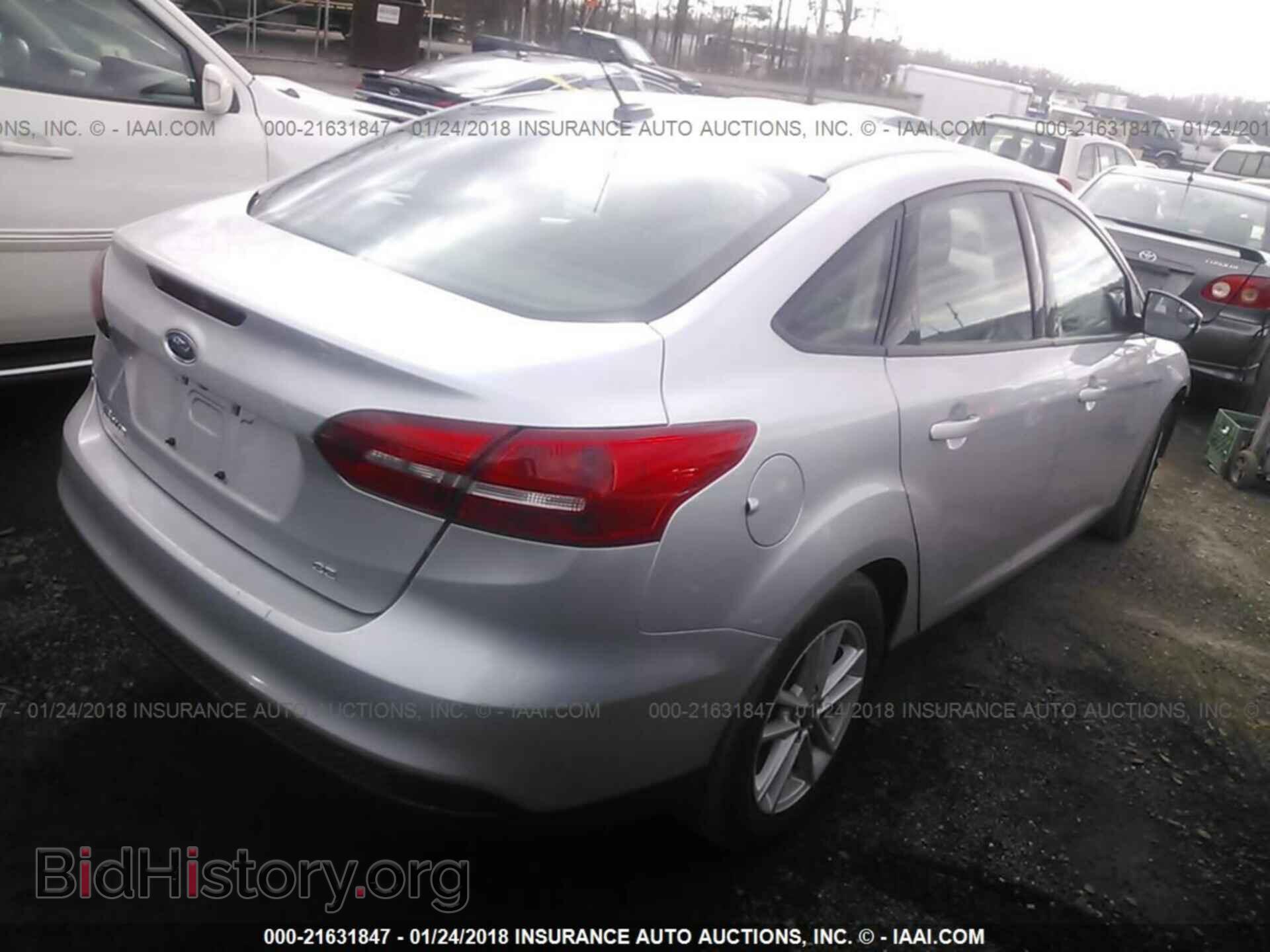 2016 Ford Focus - VIN: 1FADP3F22GL344760 - Фото 4