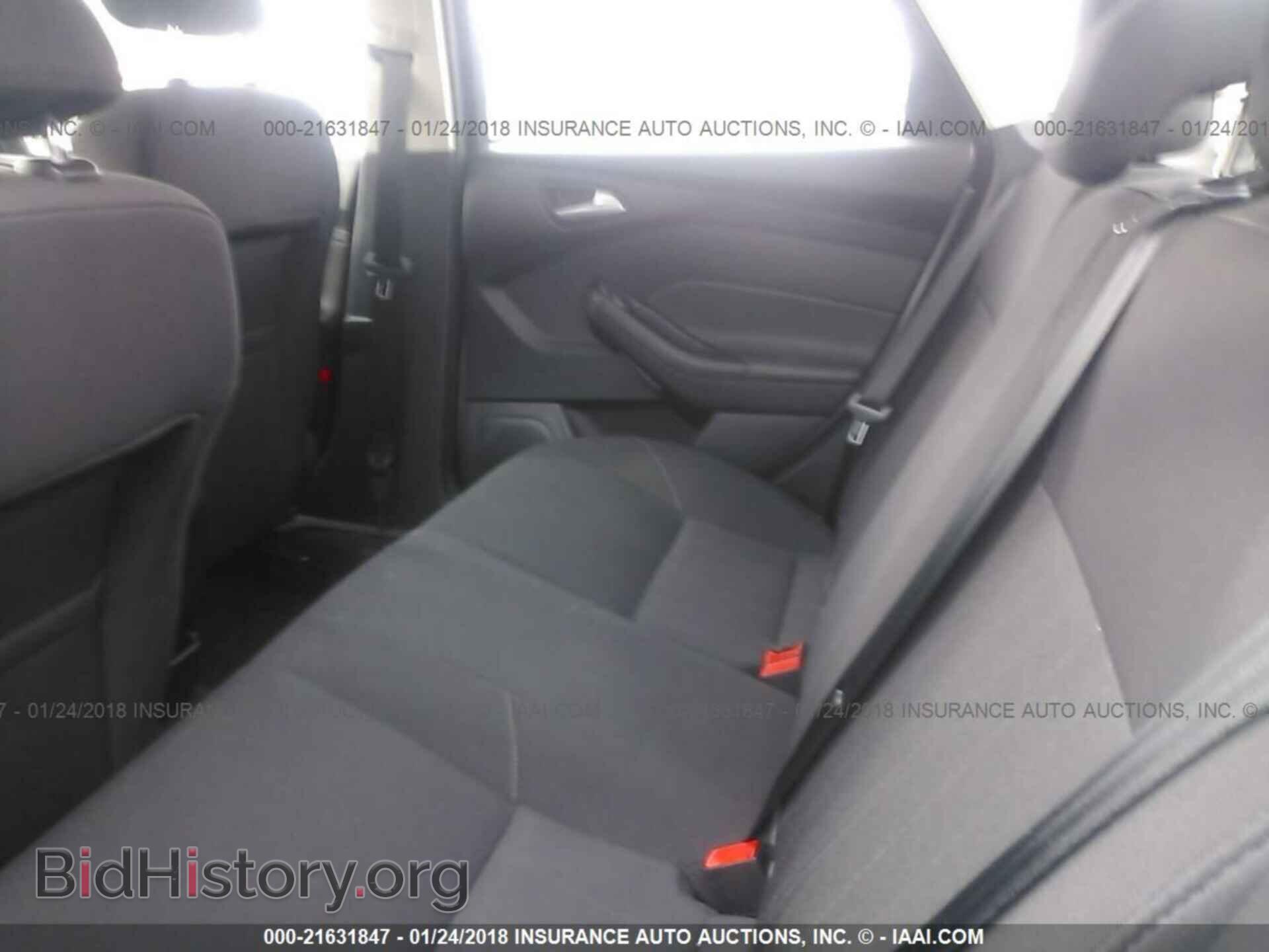 2016 Ford Focus - VIN: 1FADP3F22GL344760 - Фото 8