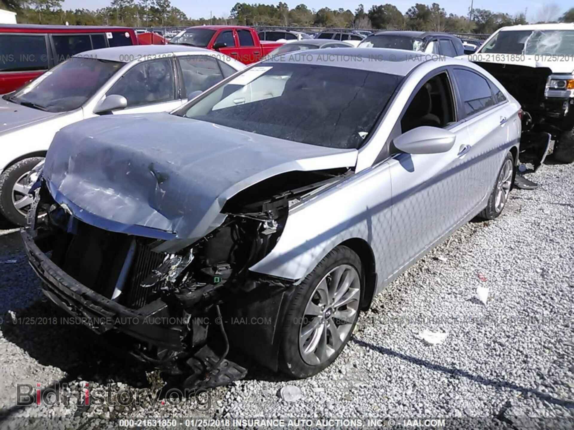 2012 Hyundai Sonata - VIN: 5NPEC4AB0CH447388 - Фото 2