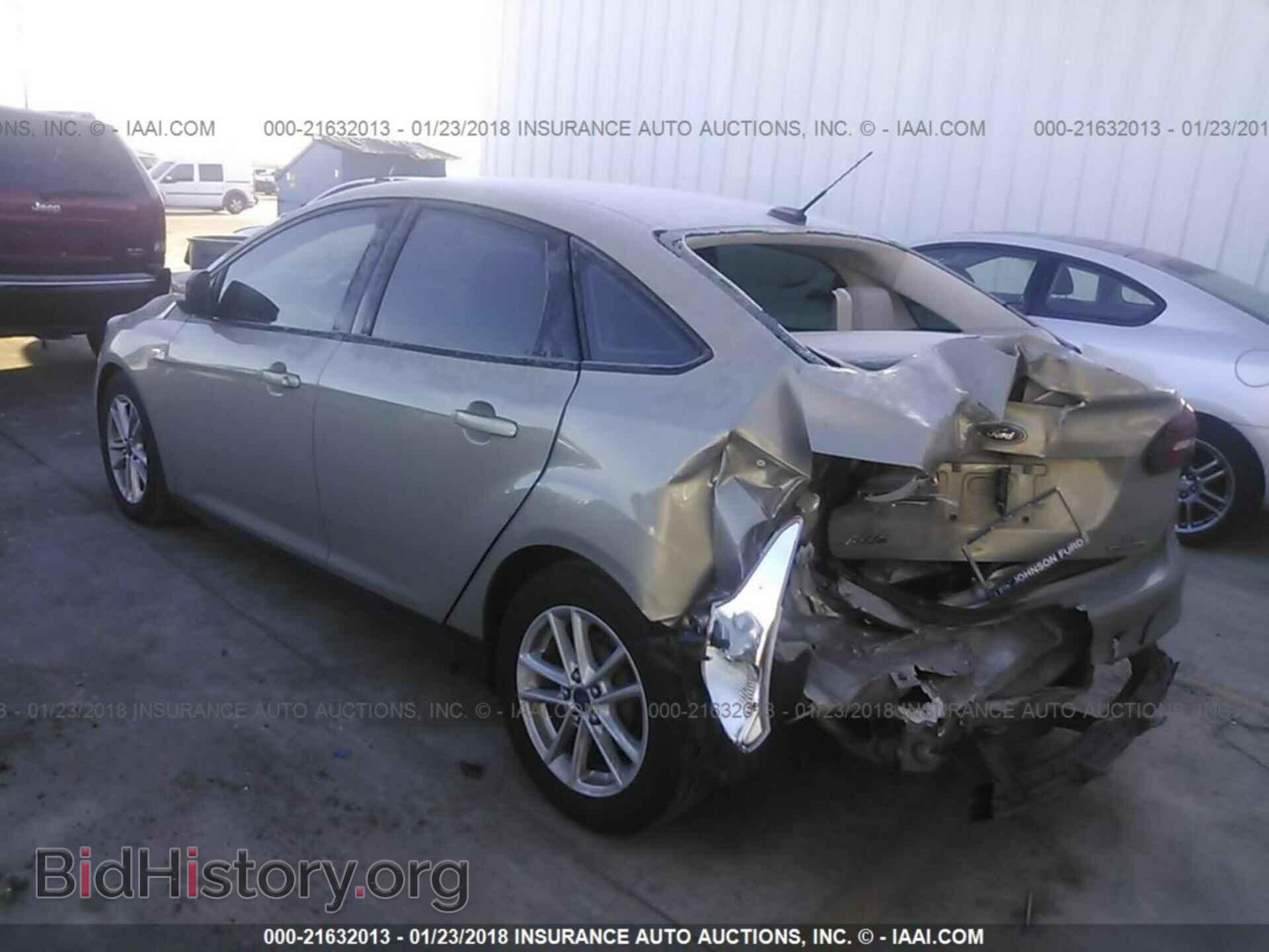 2015 Ford Focus - VIN: 1FADP3F24FL305845 - Photo 3