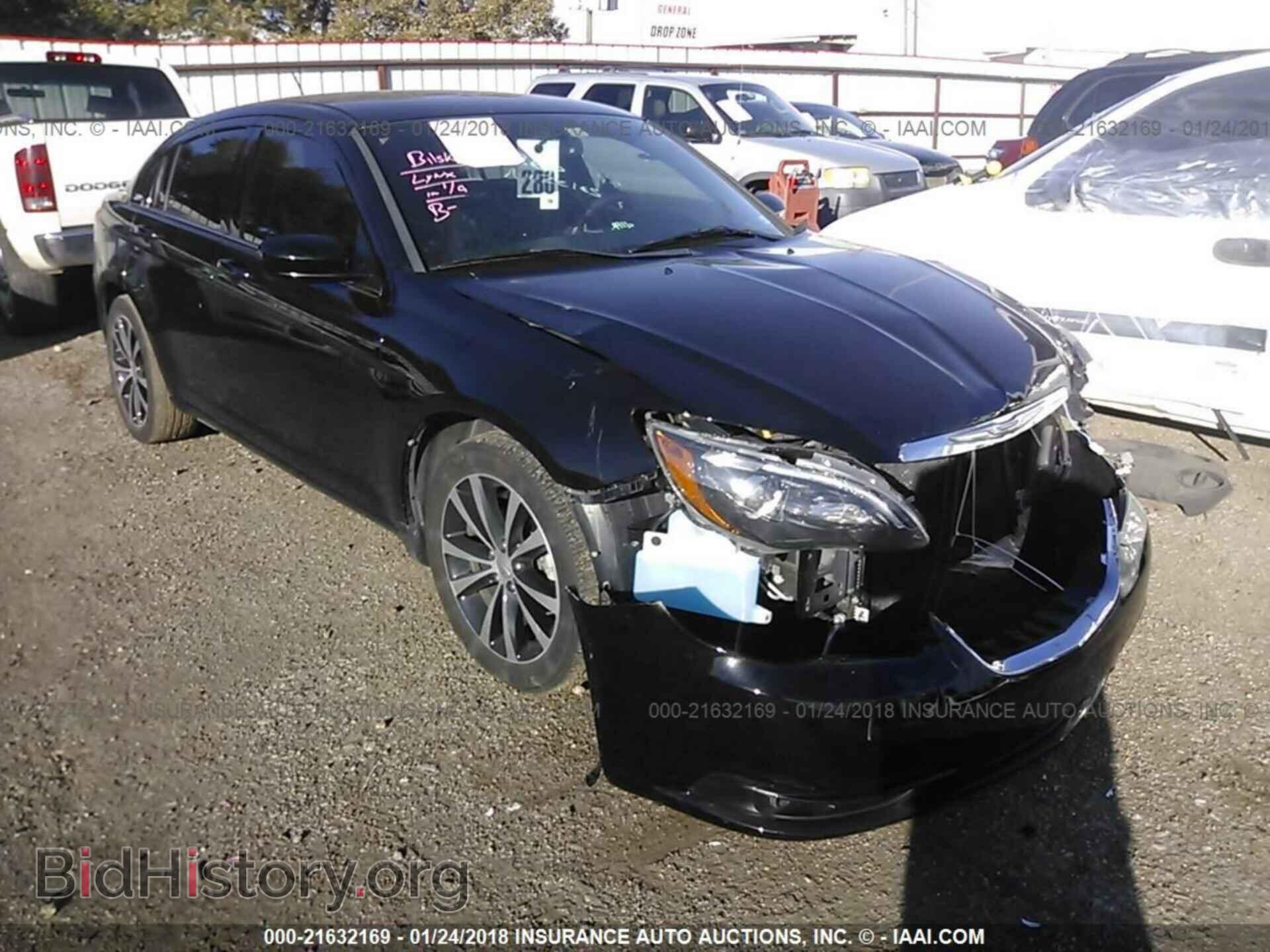 Photo 1C3CCBBG4DN747141 - Chrysler 200 2013