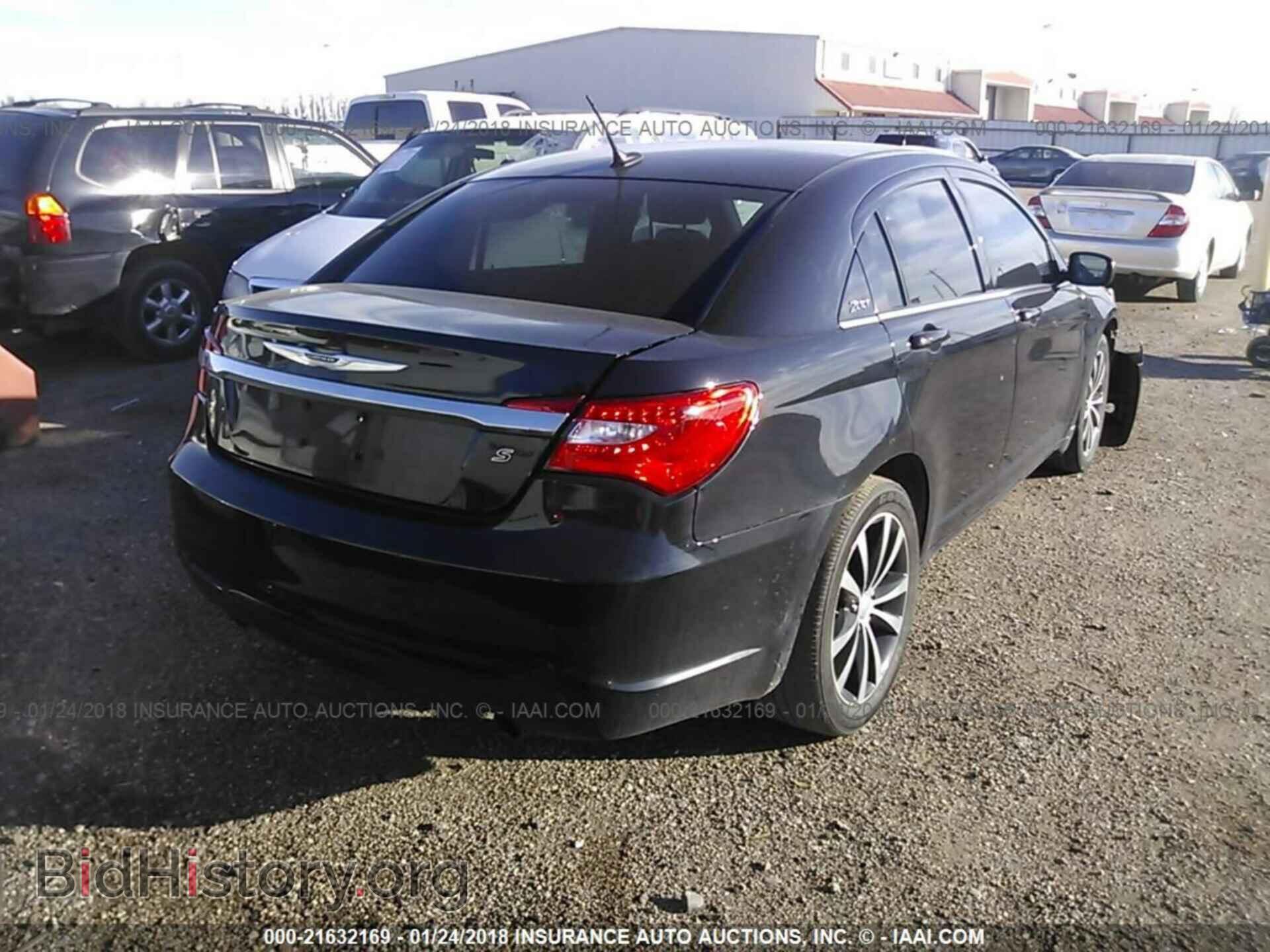 2013 Chrysler 200 - VIN: 1C3CCBBG4DN747141 - Photo 4